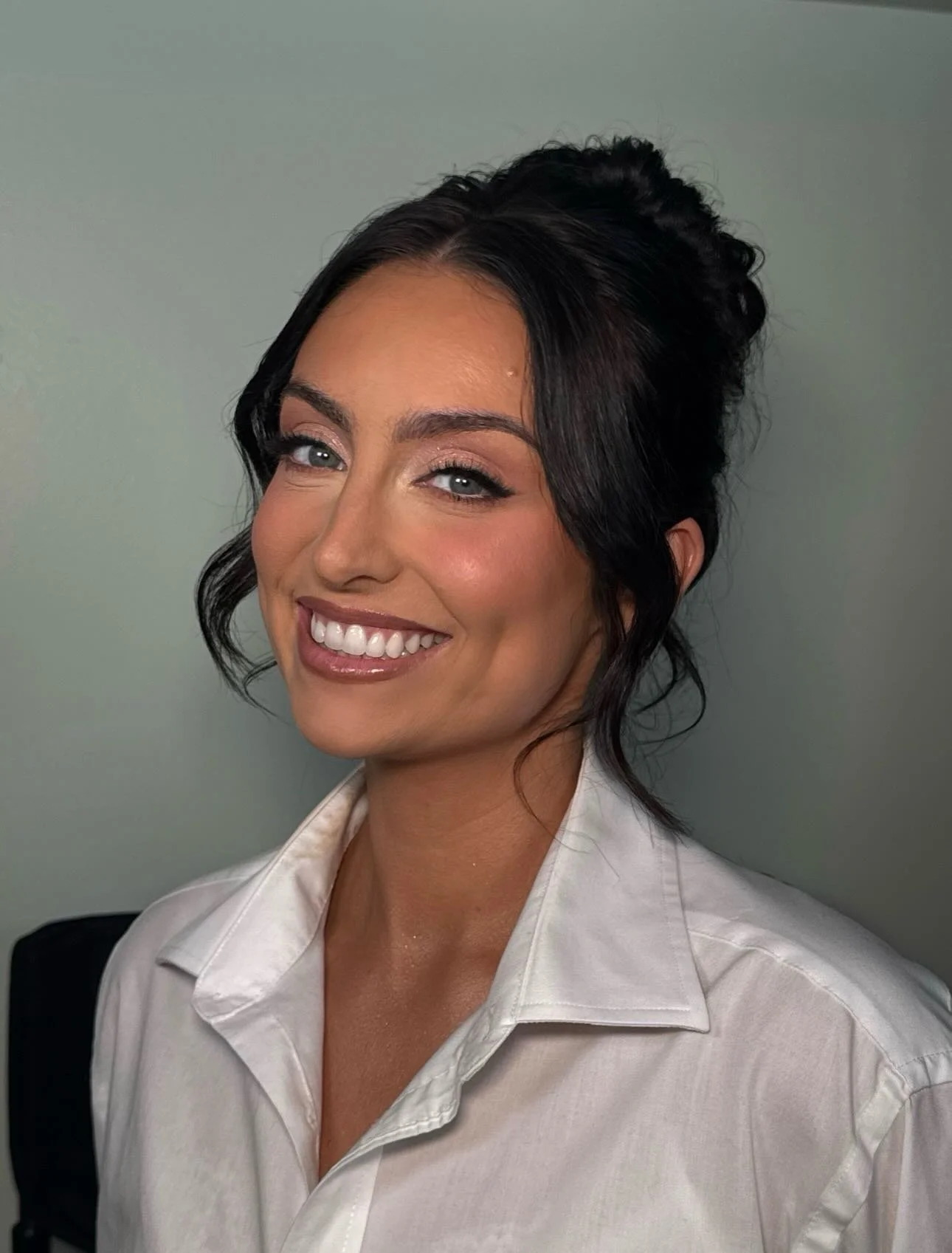 makeup by me on theeeee @marrrrrah 🫧💍🤍 she took great care of her skin AND got her botox&hellip;baby that skin was SKINNINGGGG 🔥 

@sycamorechapel
@manesbymicahs @collinscoveglamteam 
@sunlessglowbyla 

#atlantamakeupartist #georgiamakeupartist #