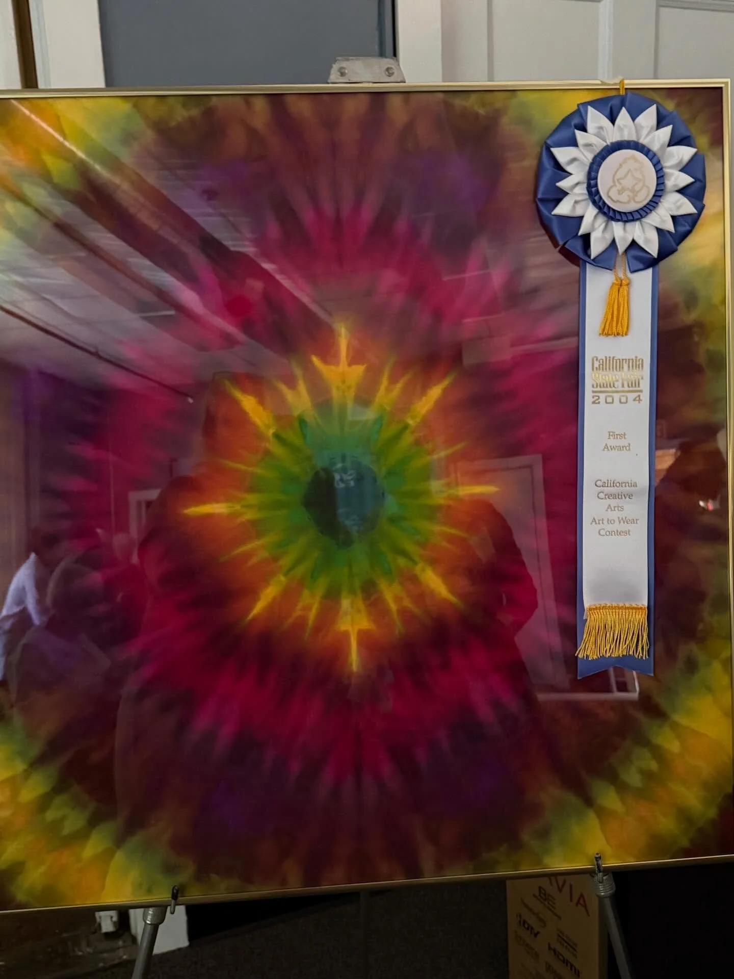 Joan&rsquo;s workshop on painting on silk is next weekend. It is 2 days at her workshop, where you will learn various techniques and walk away with 3 silk scarves you crest. Go to our website to claim a spot in this amazing opportunity. #scta #fibera