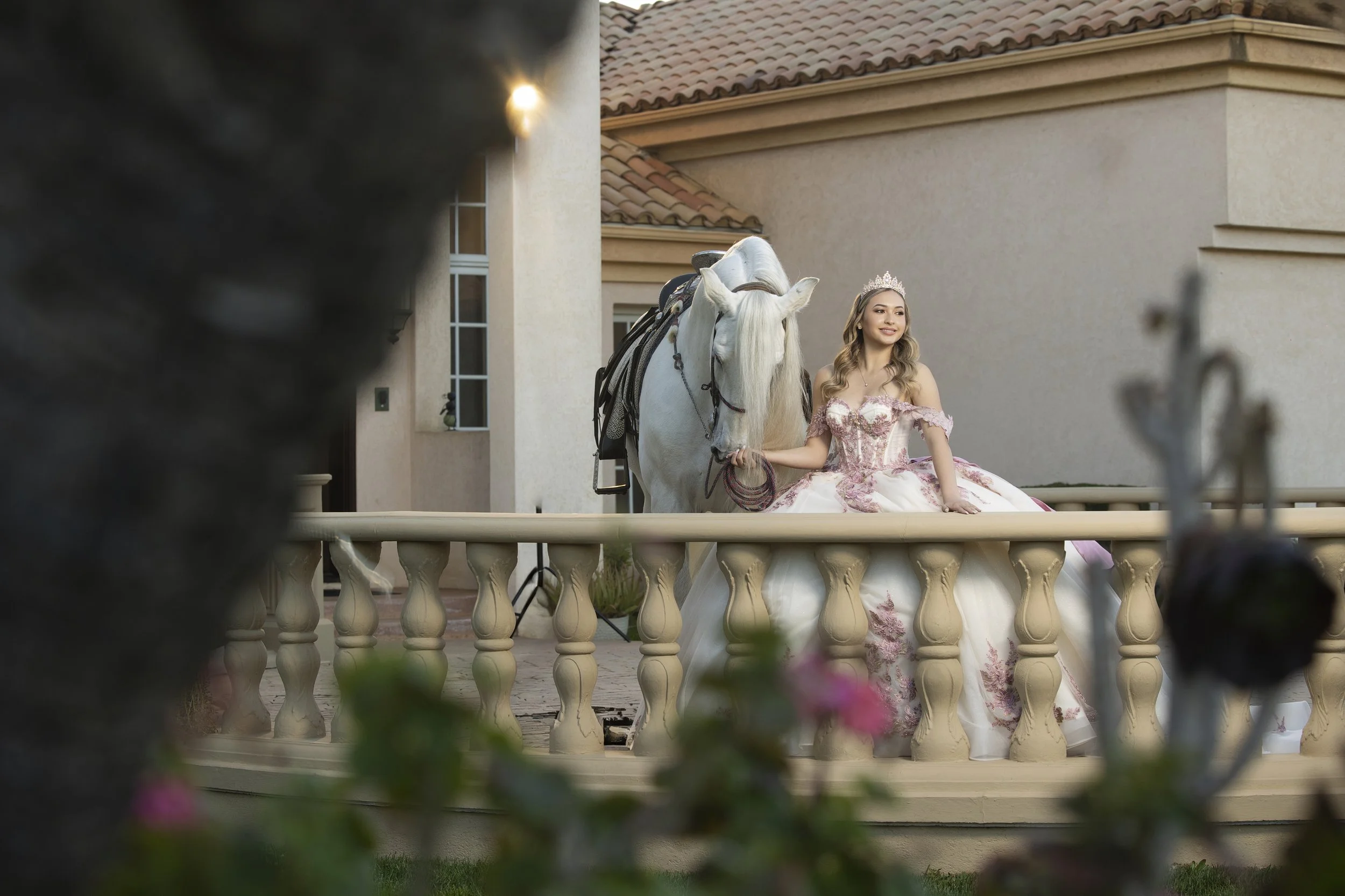 Moda2000 dress with a black white horse at a rancho Jalisco.jpg