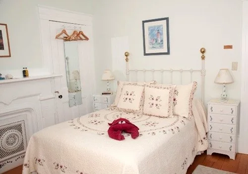 Azelea Room Candlebay Inn Freeport Maine Secondary View.jpg