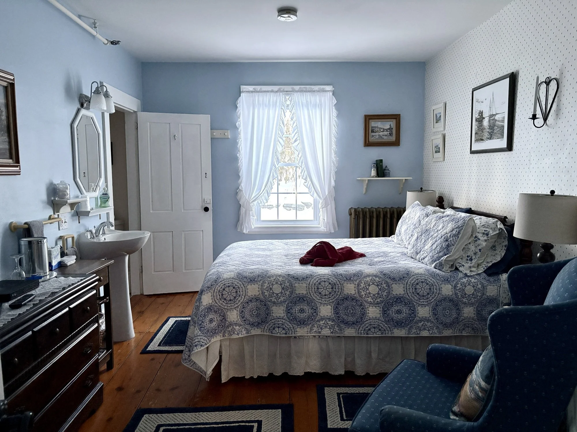 Clover Candlebay Inn.jpg