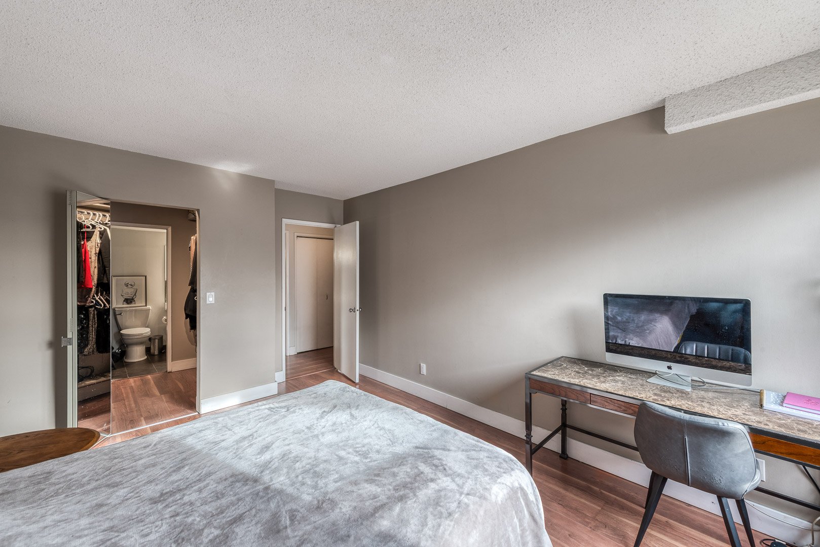 305 626 24 Ave SW-104.jpg
