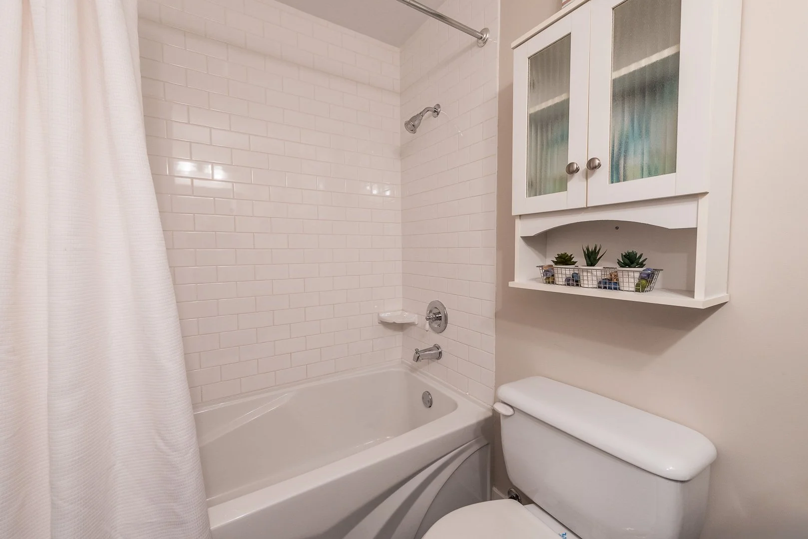 9970 26 St SW Donna-20-Edit.jpg