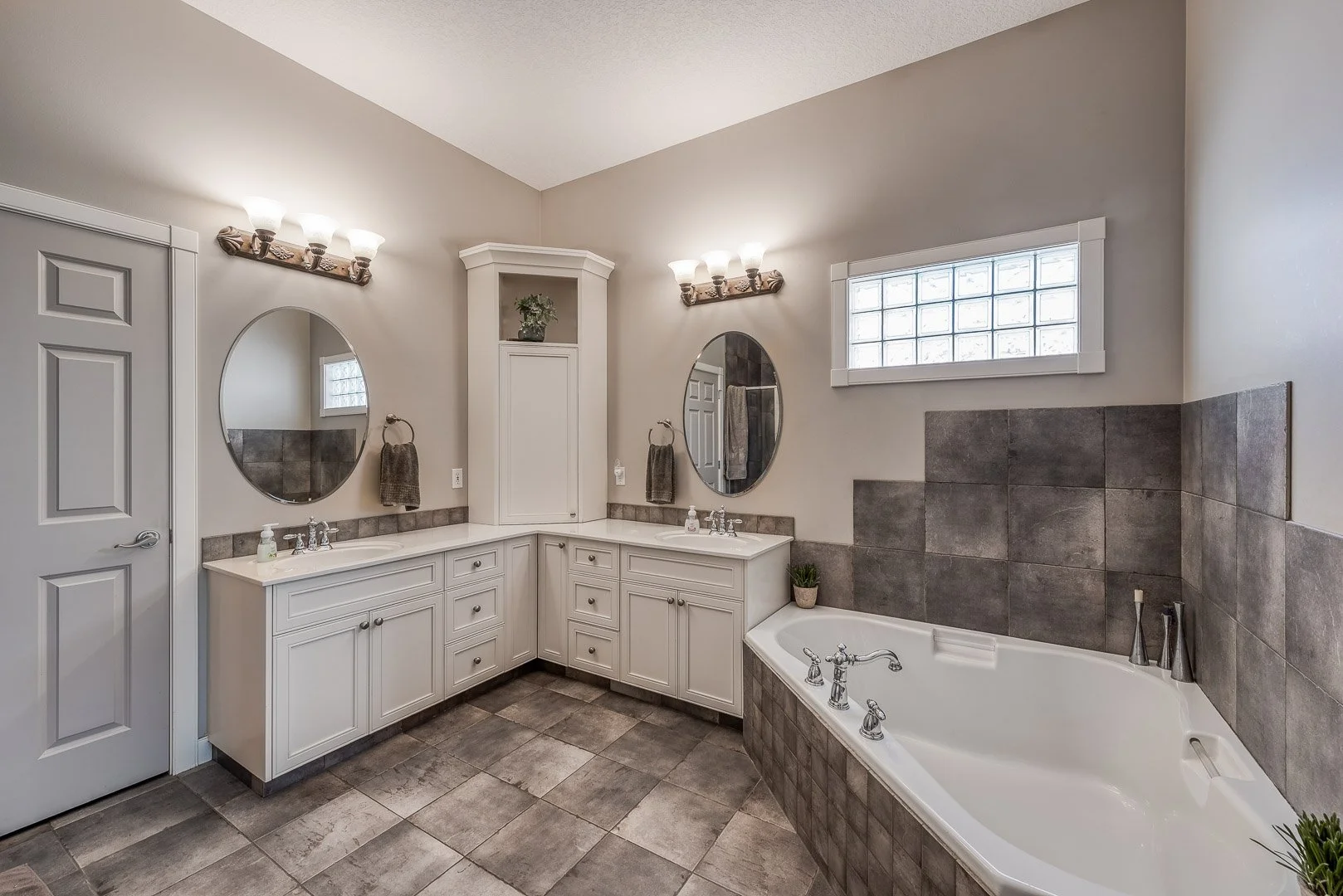 99 Lynx Meadows Dr NW-137.jpg