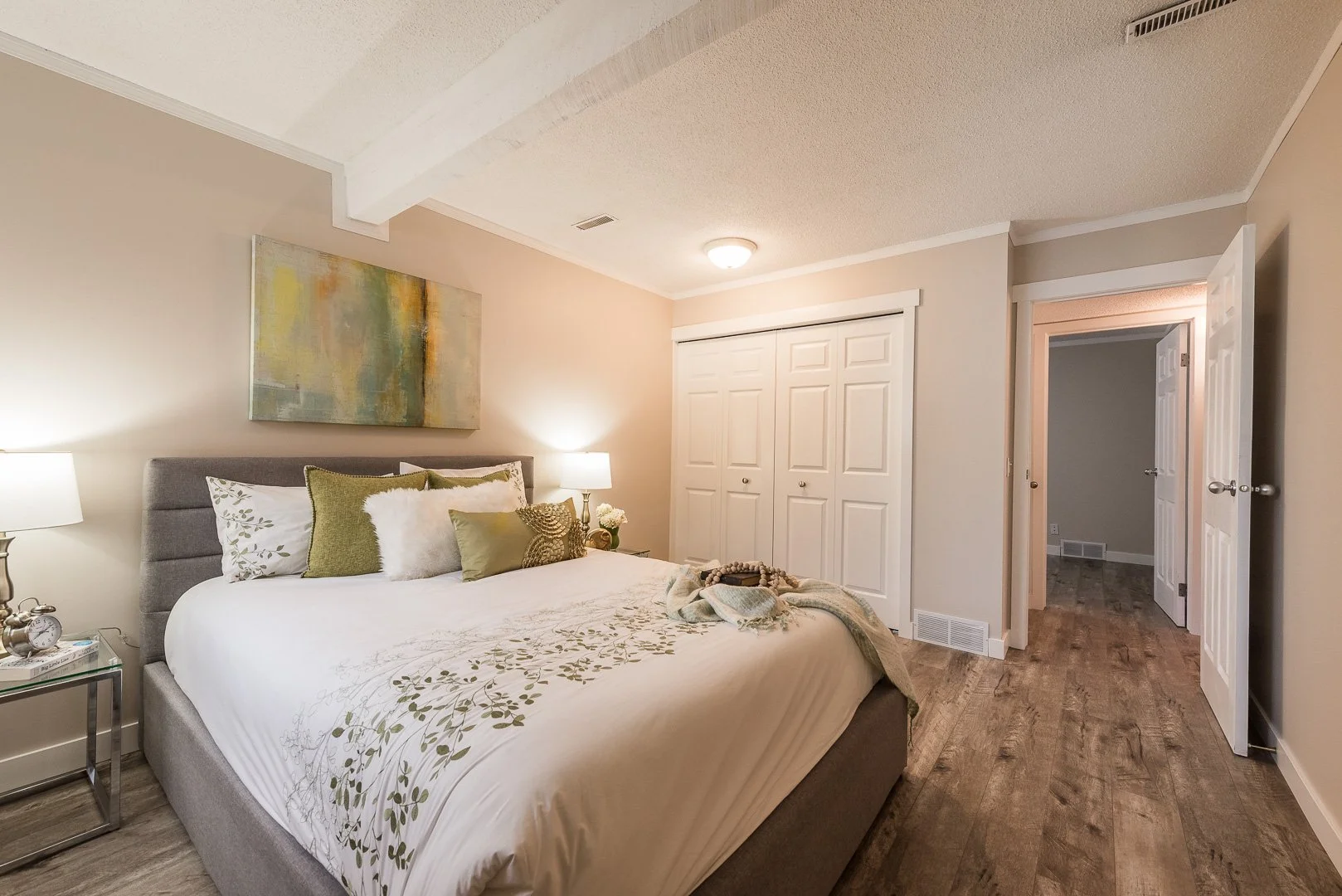 9970 26 St SW Donna-23-Edit.jpg