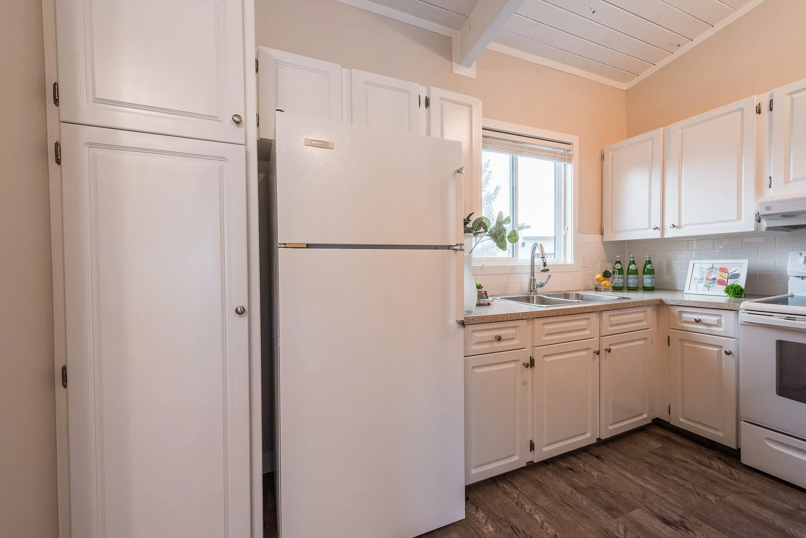 9970 26 St SW Donna-10-Edit.jpg