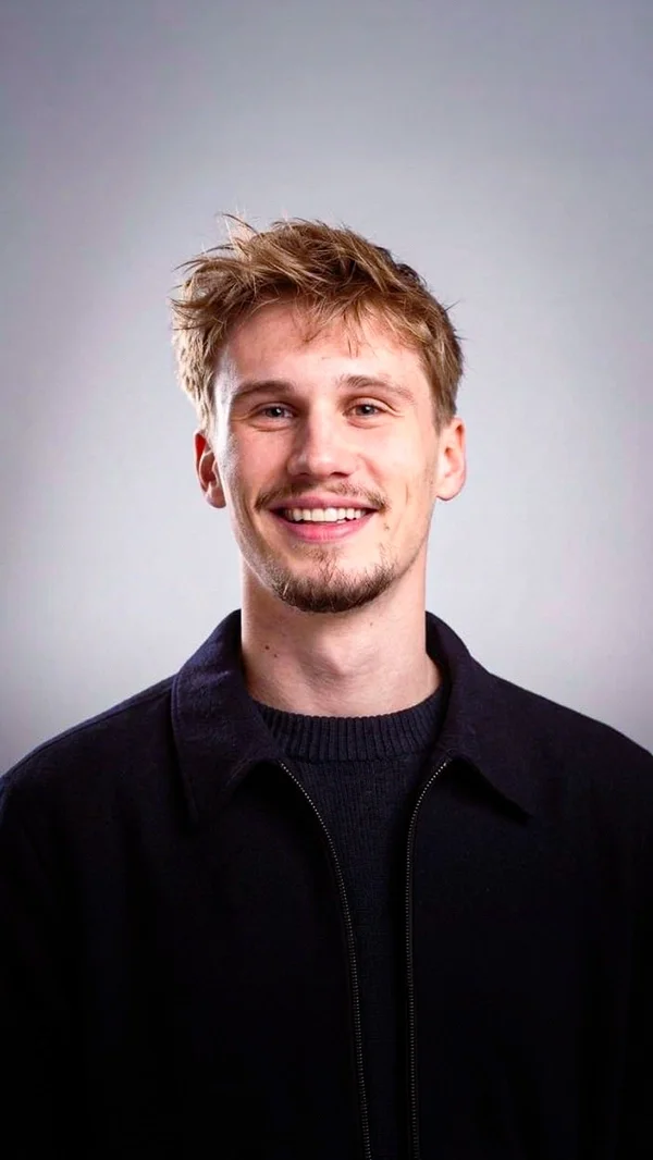 Valentin Lerinckx, jeune kiné spécialisé dans la kiné générale et sportive, et dans la kiné maxillo-faciale et neurologique, dans le cabinet BePerFit  Wezembeek-Oppem.
