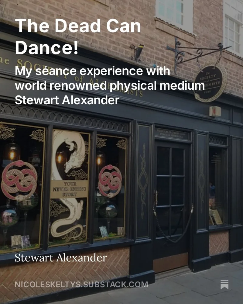 I have finally gotten around to posting an account of my seance session with world renowned physical medium Stewart Alexander in York last year. I was so very privileged to have been invited to join his private circle and was one of the very last mem