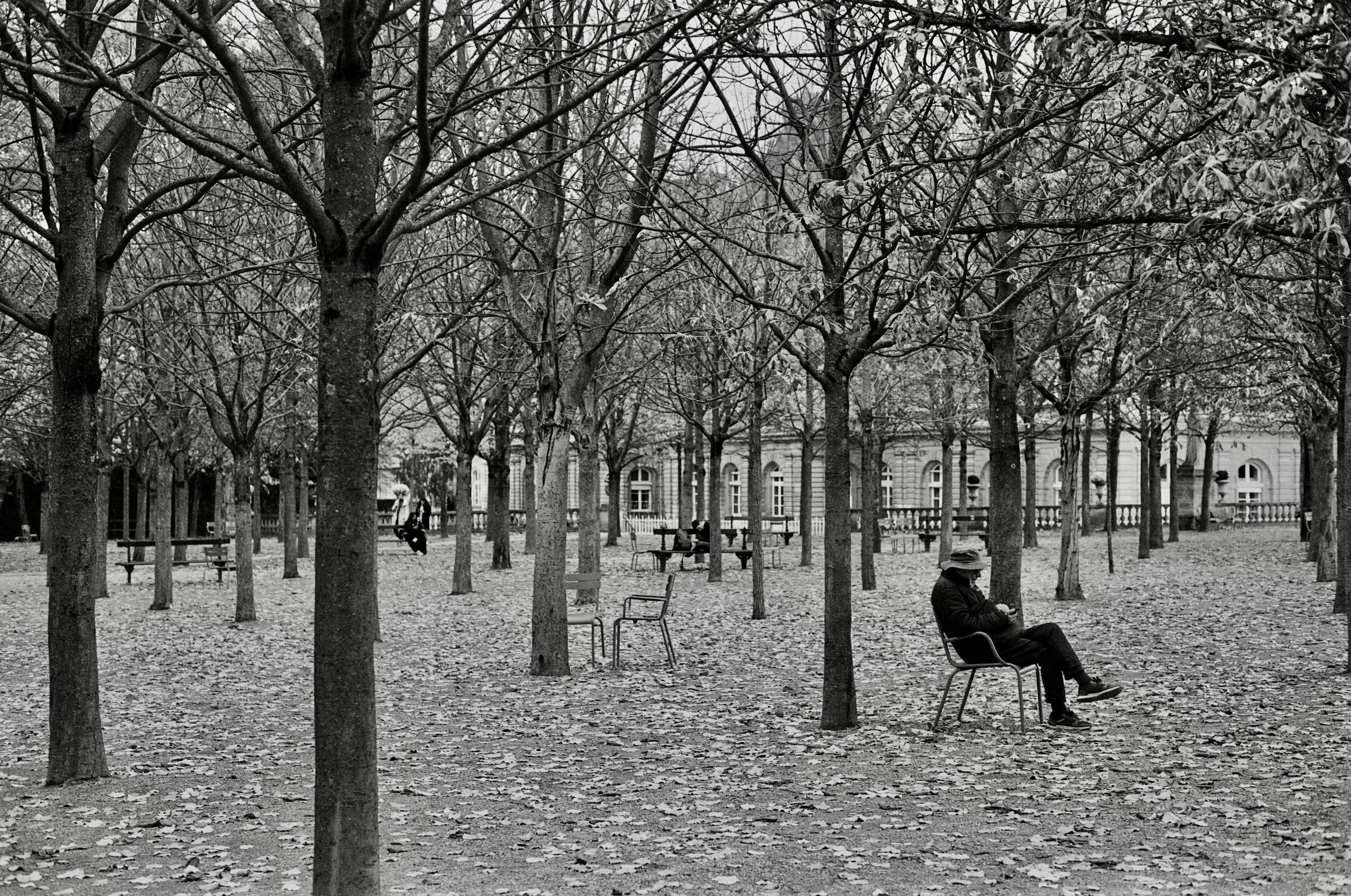 paris & london in black and white