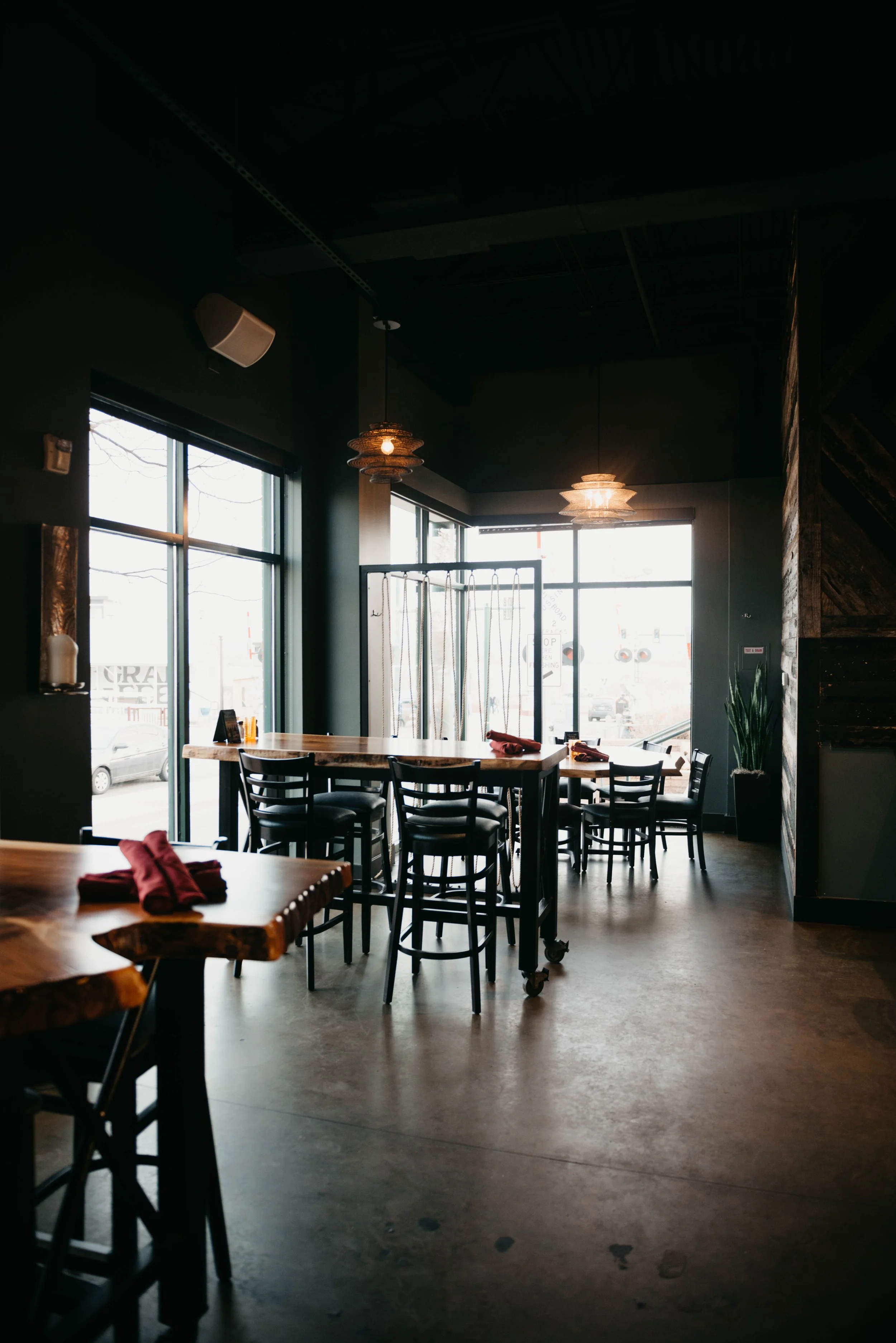 Smokin Fins Arvada exterior patio