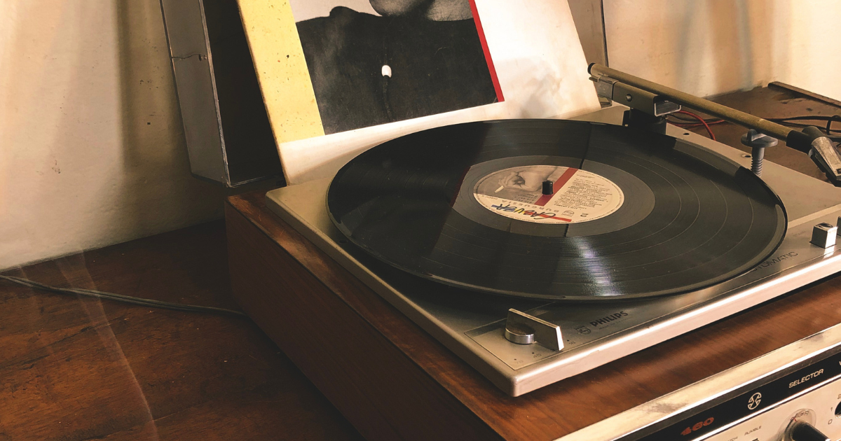 Seattle analog living record player unplug