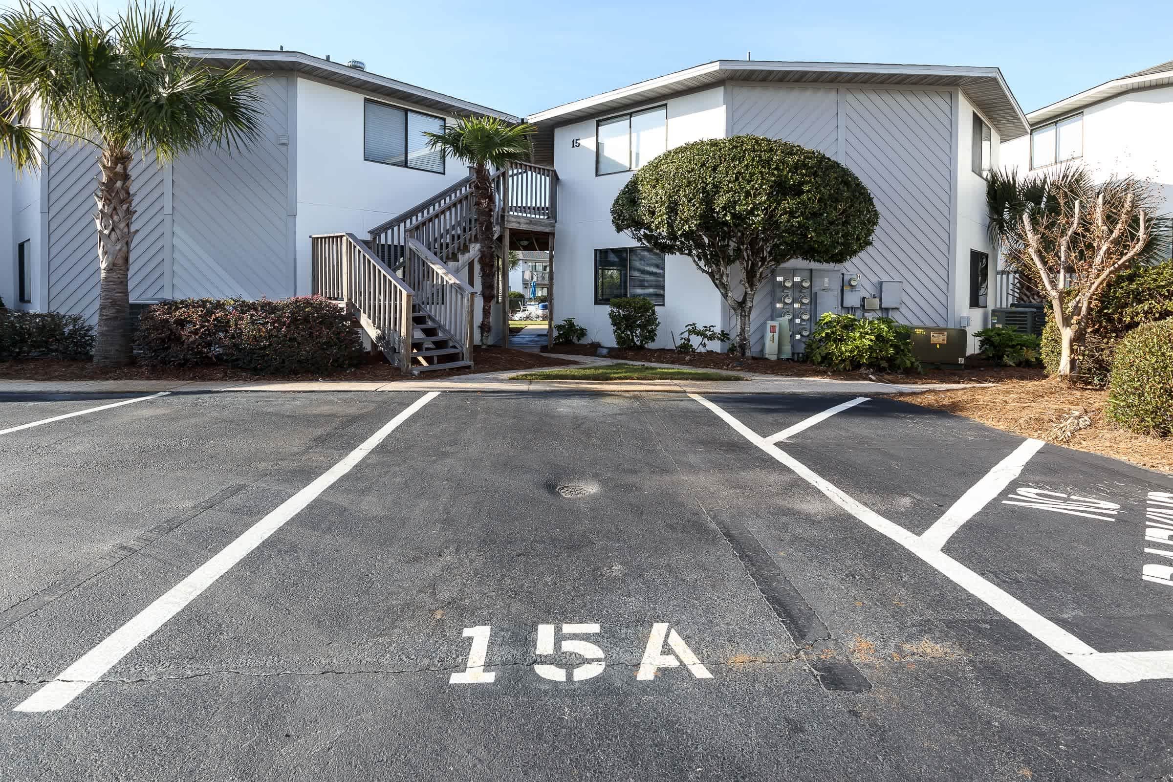 Crystal Village 15A/ Short walk to the beach- 6 Guests Maximum