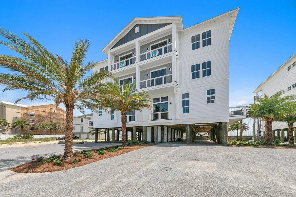 Sunrise B -Gulf Front Private Home with  pool/hot tub/Pet Friendly- 20 Guests max.