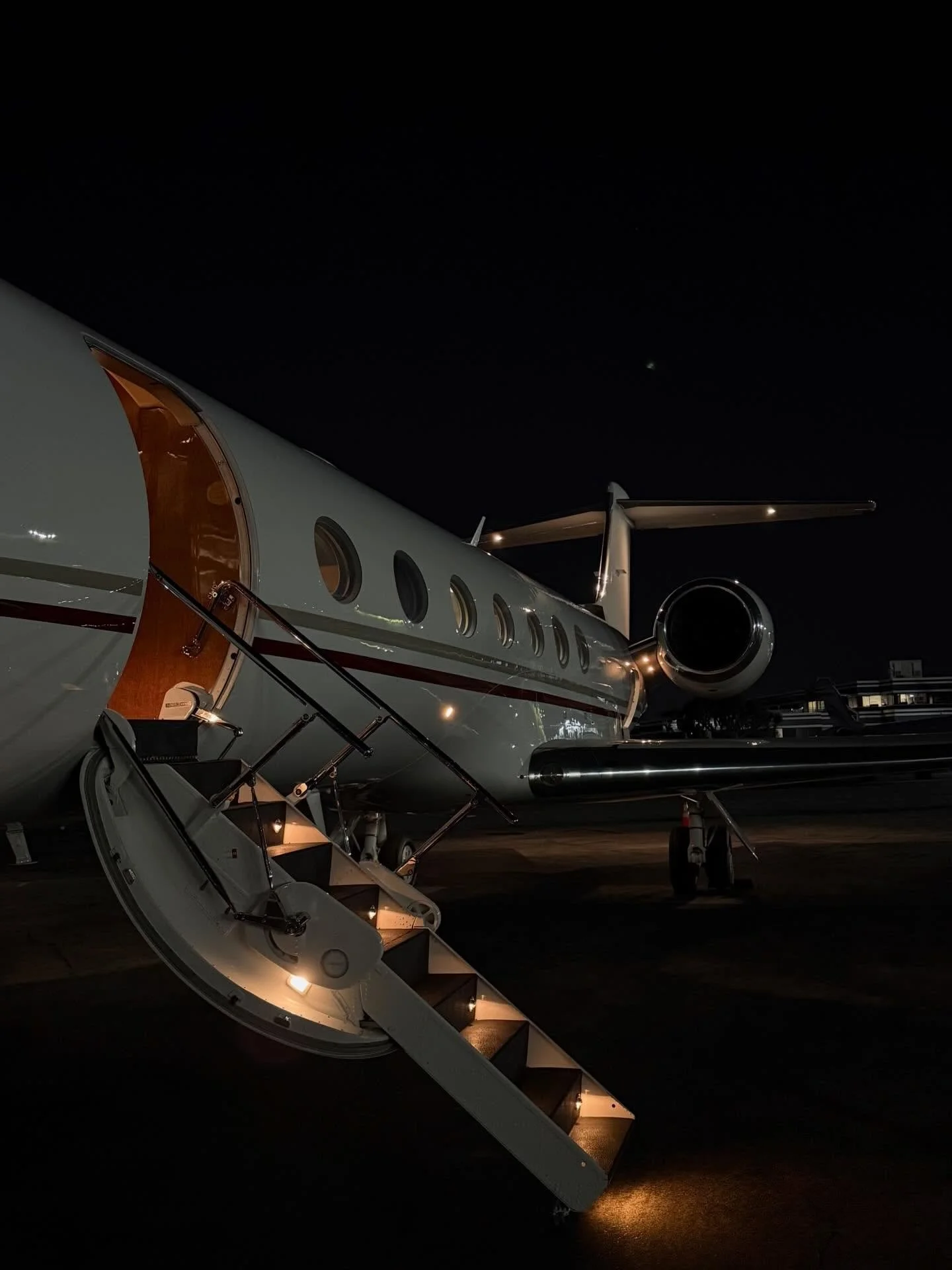 Happy Friday from the Skyline team ✈️ We sourced this stunning G5 for our client, and can&rsquo;t get over how beautiful it is. What do you think?