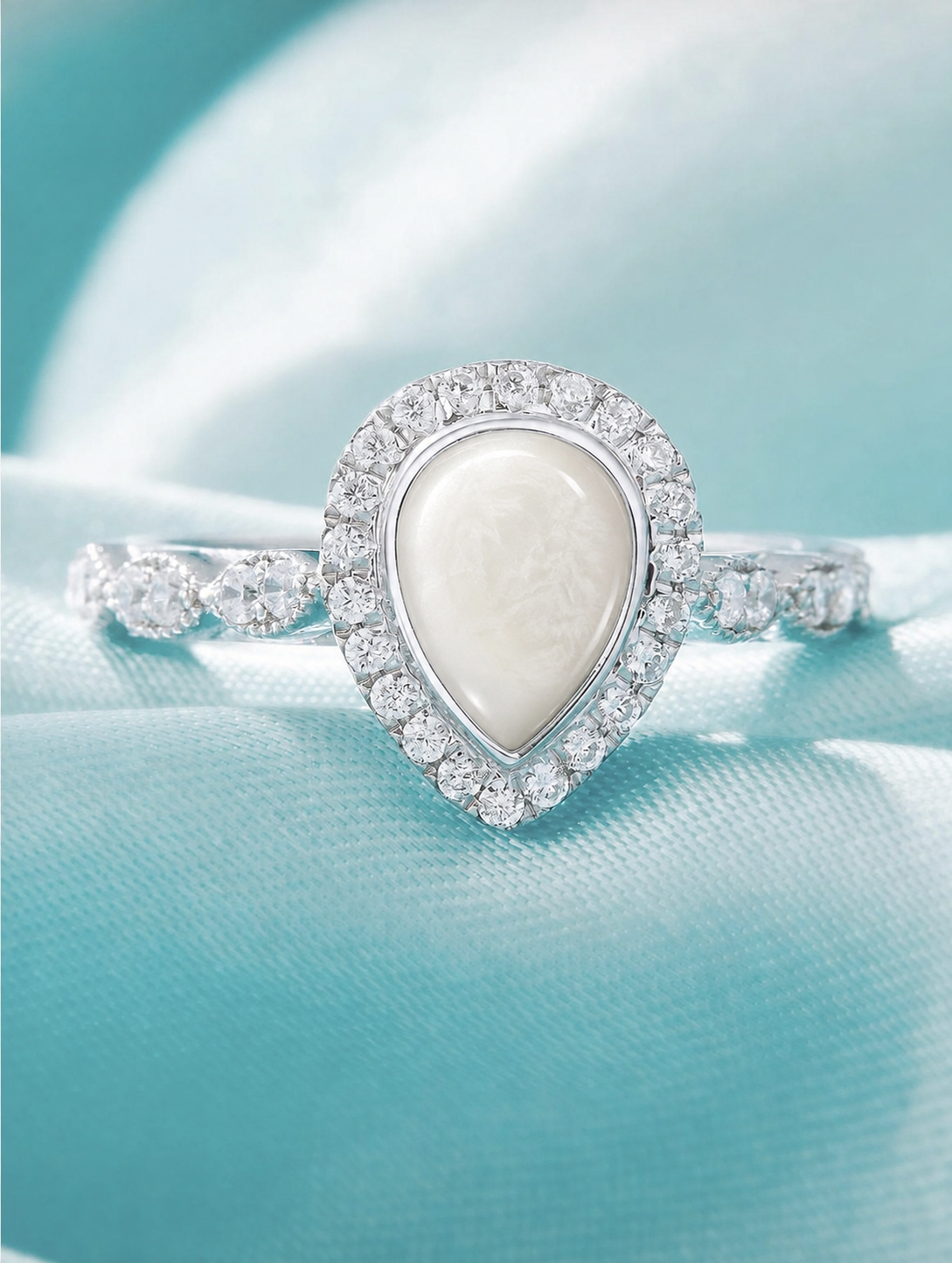 THE JAYLEE RING