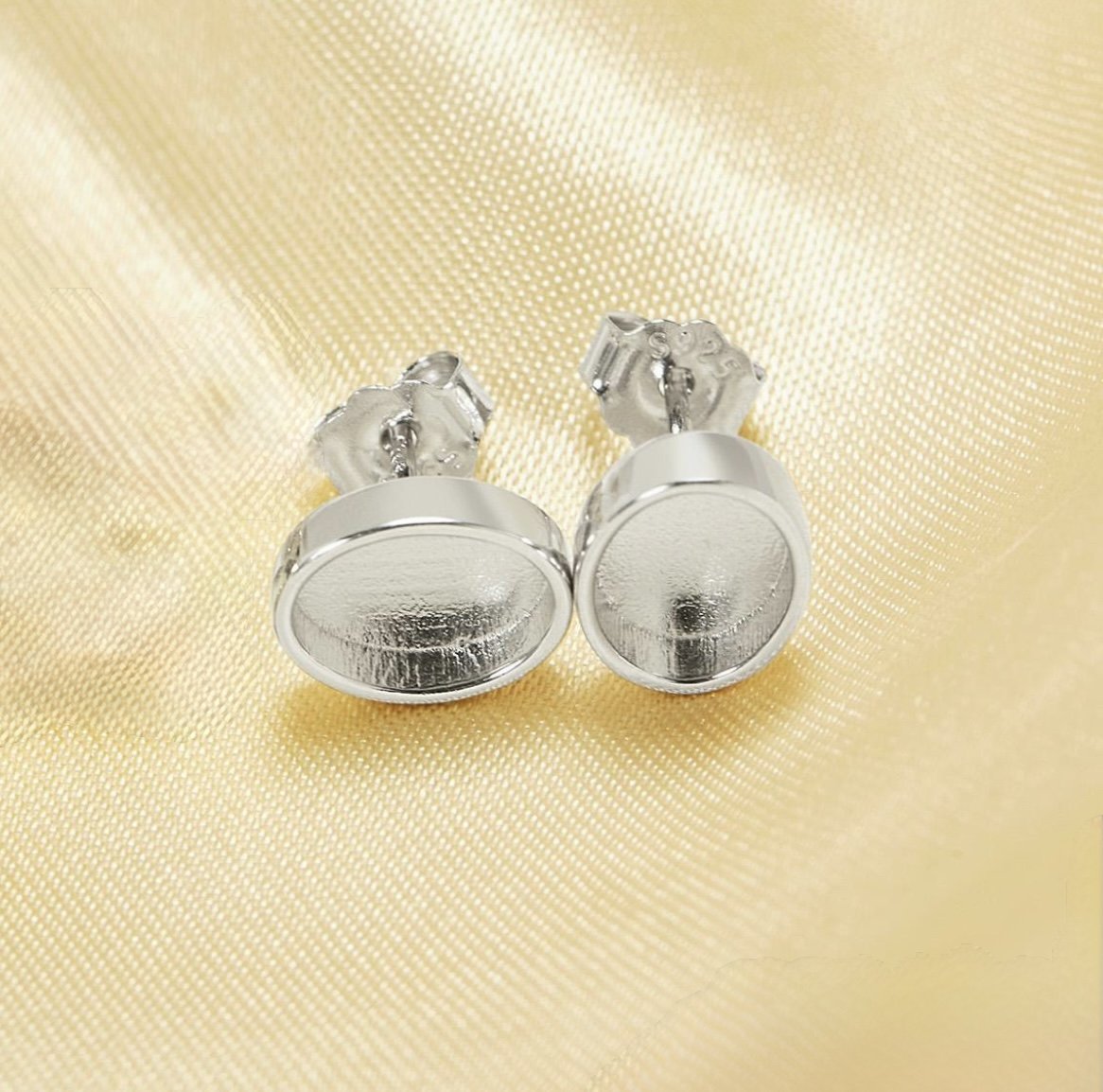 THE TIFFANY EARRINGS