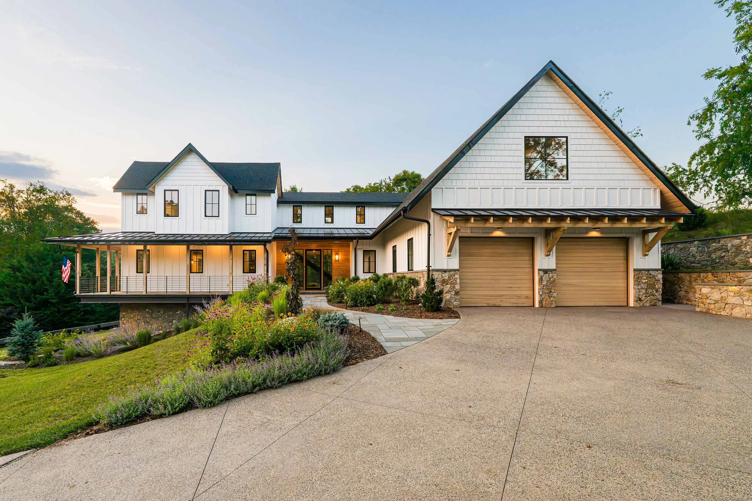 129 Bluegrass - Weaverville.jpg