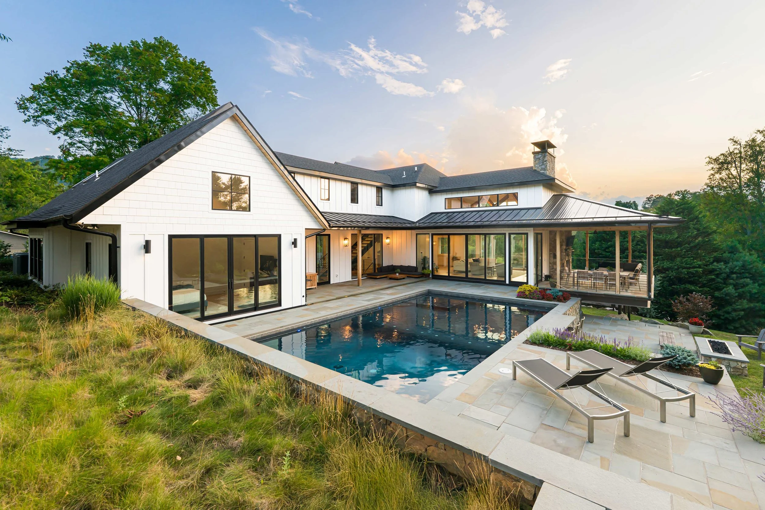 116 Bluegrass - Weaverville.jpg