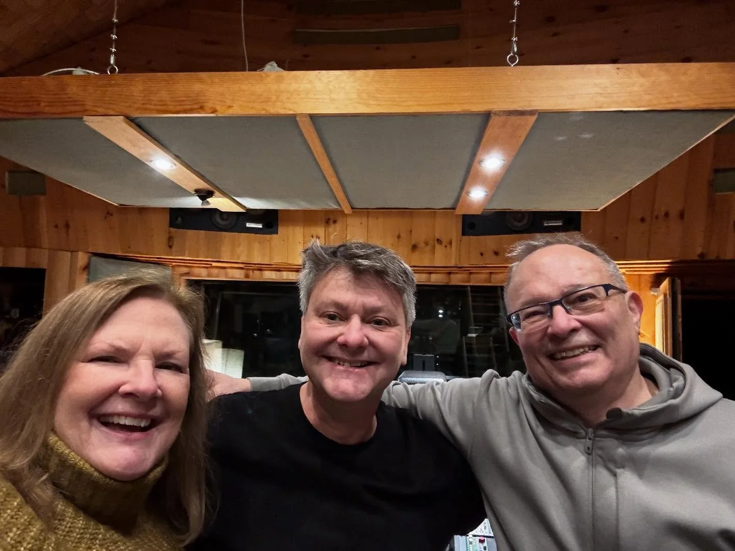 Wrapping up the first 🦵 of the Wanderer album - grateful thanks to J.C. Of RAW Recording for some excellent days in the studio!!