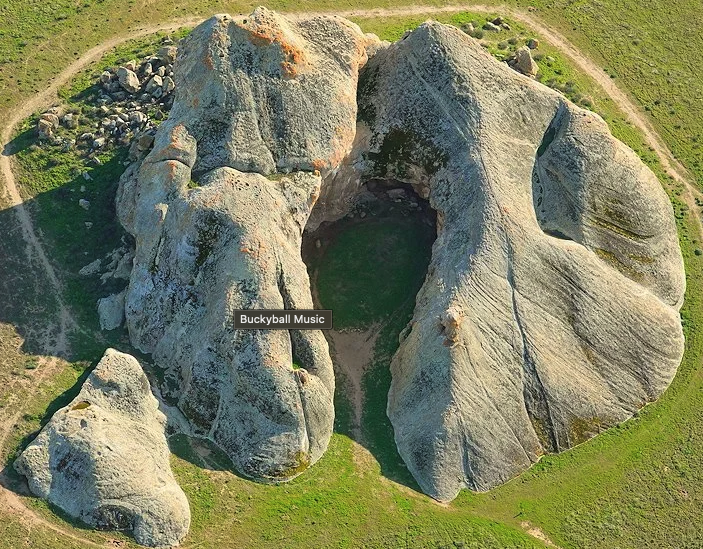 Painted Rock: A Natural Alignment with Chumash Cosmology