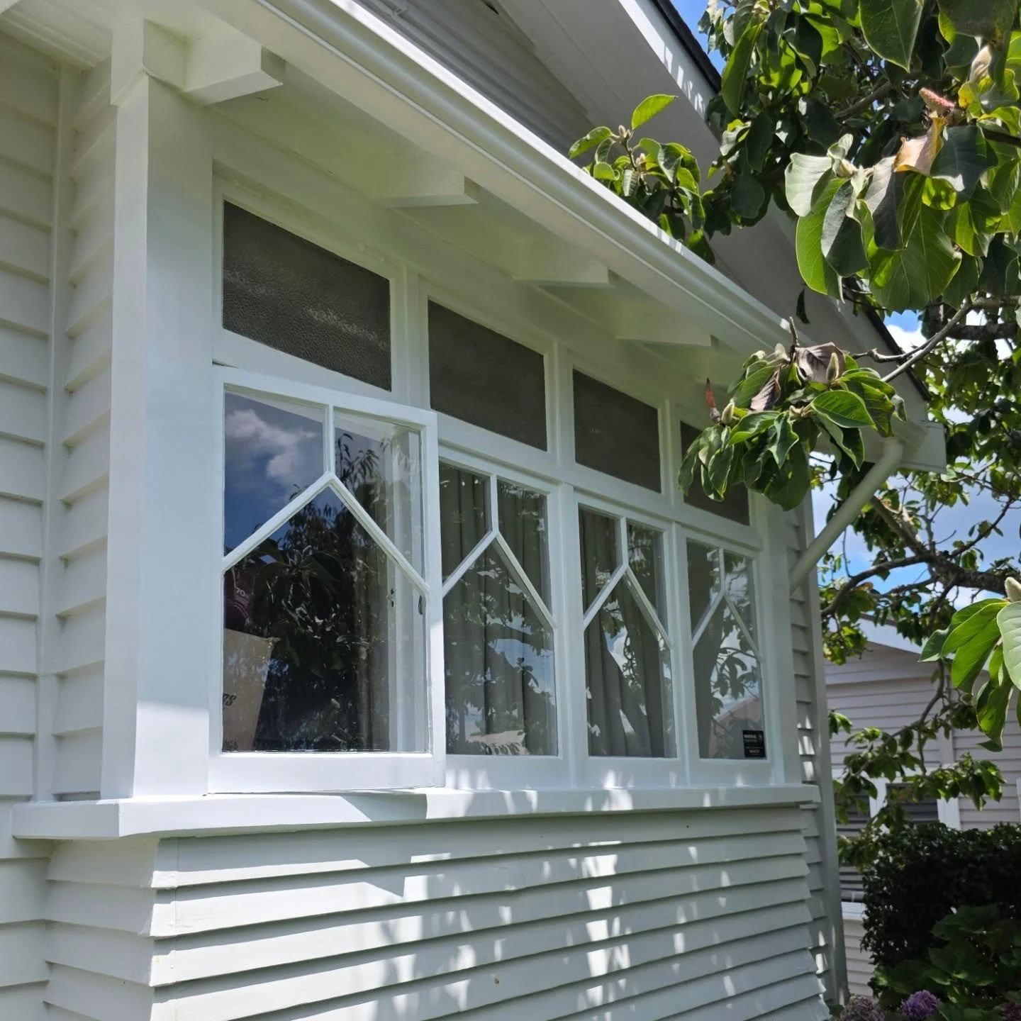 Is your exterior starting to rot, peel or stain?

Small issues like this window quickly turn into expensive repairs if they&rsquo;re ignored.

This one had:
❌ Timber rot
❌ Rust bleed
❌ Failing paint

We cut out the damaged timber, treated the rust pr