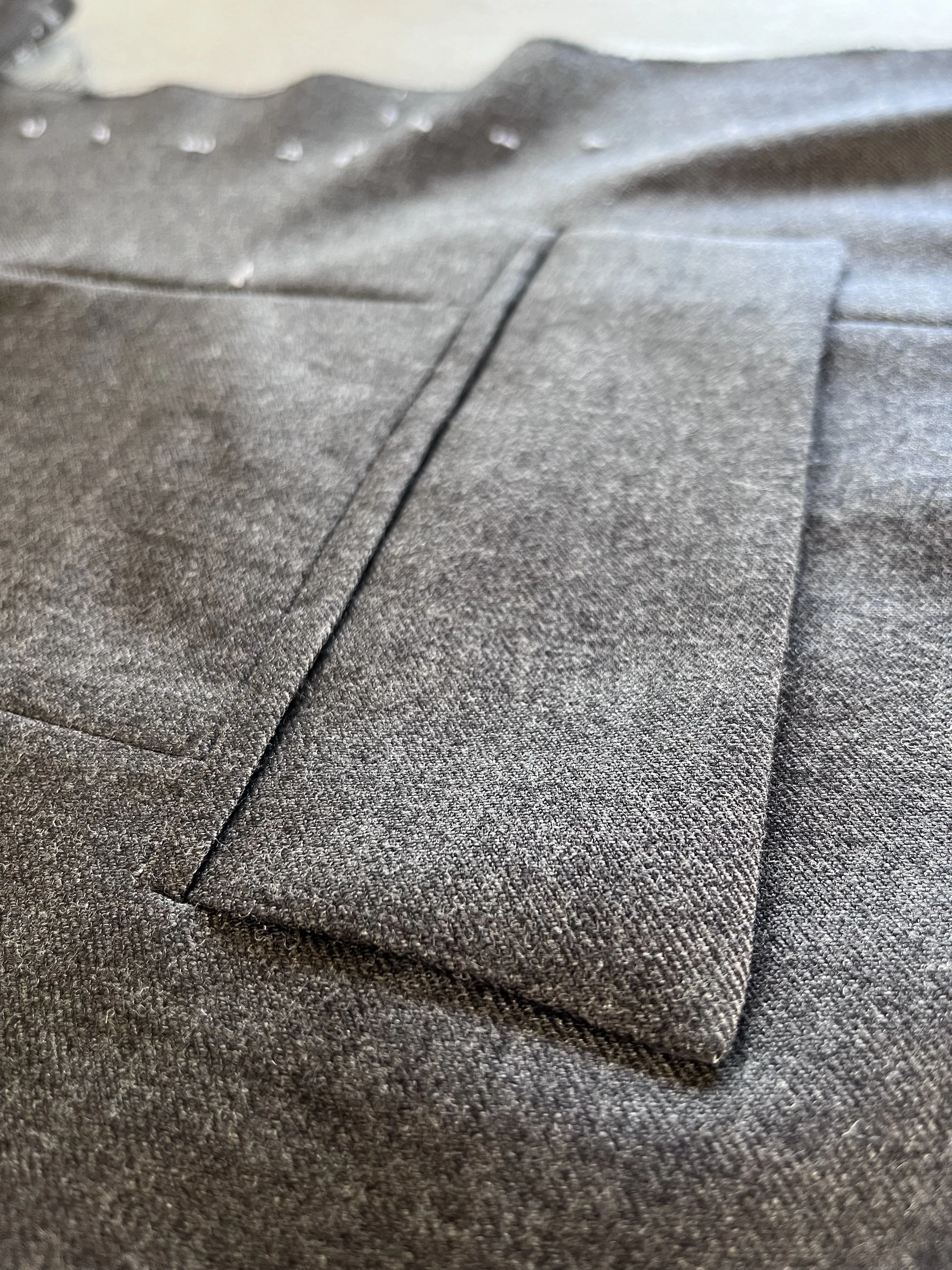 Grey welt pockets