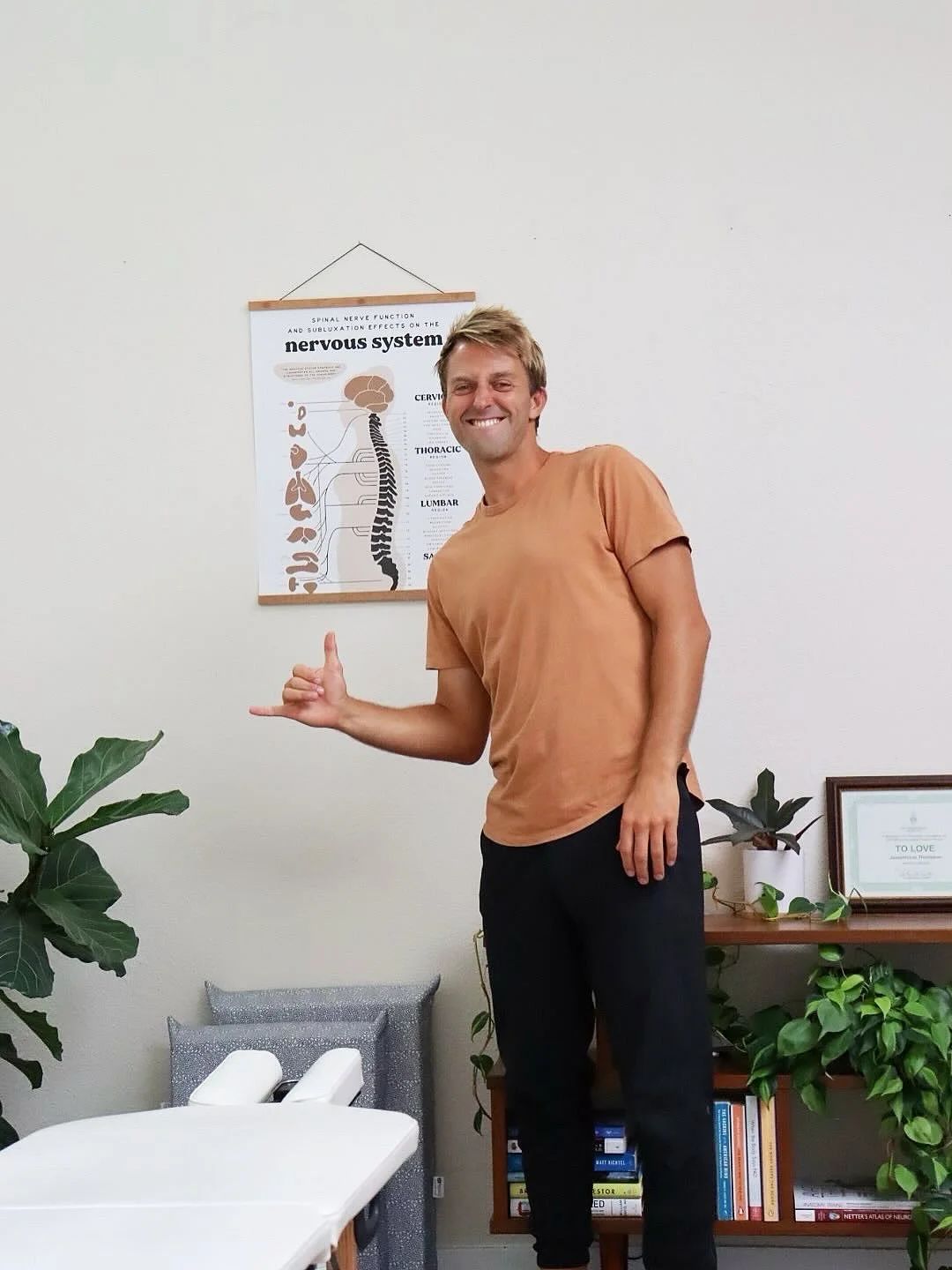 Honored to be nominated as Santa Cruz&rsquo;s Favorite Chiropractor on the 2025 @lookoutsantacruz list! 
🌊 
Now I need your help to make it official:
Be sure to click on the link in my bio to give Rhythm  your vote by October 26th!
🙌