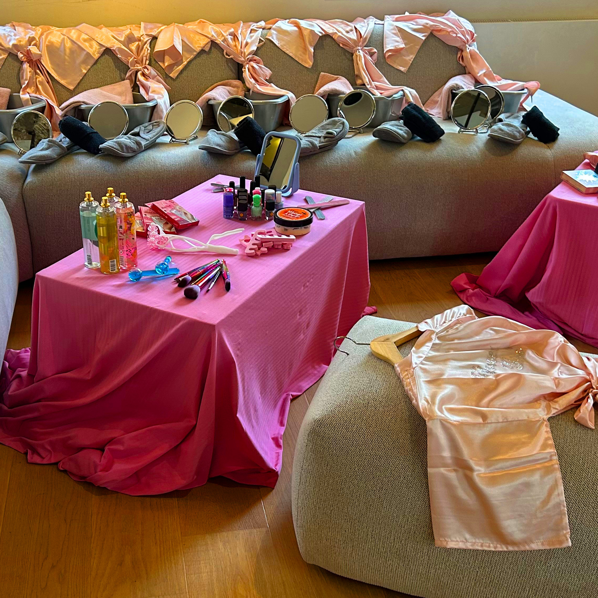 connect-event-location-CE0074-spa-box-decoration-invites.png