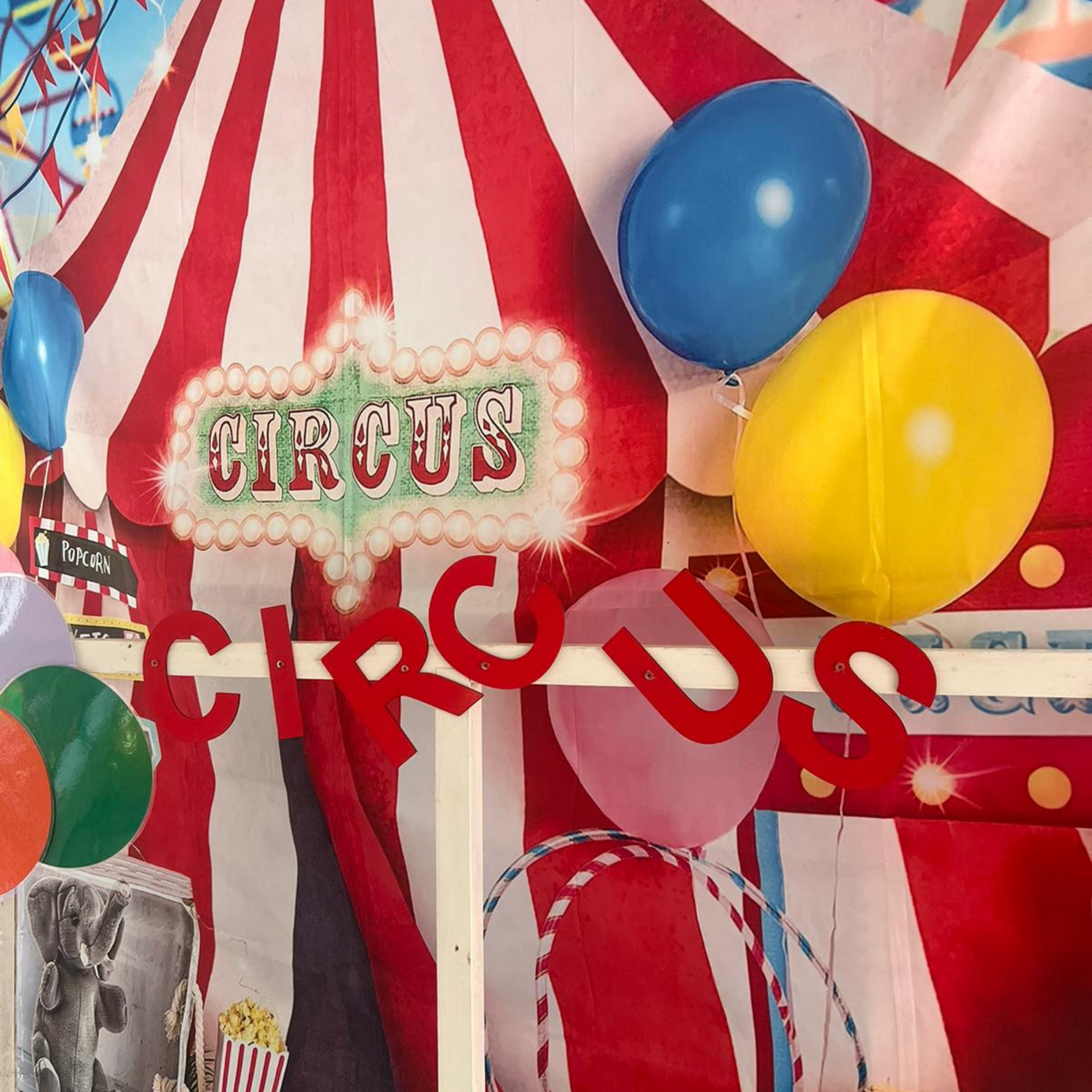 connect-event-location-CE0072-circus-box-decor.png