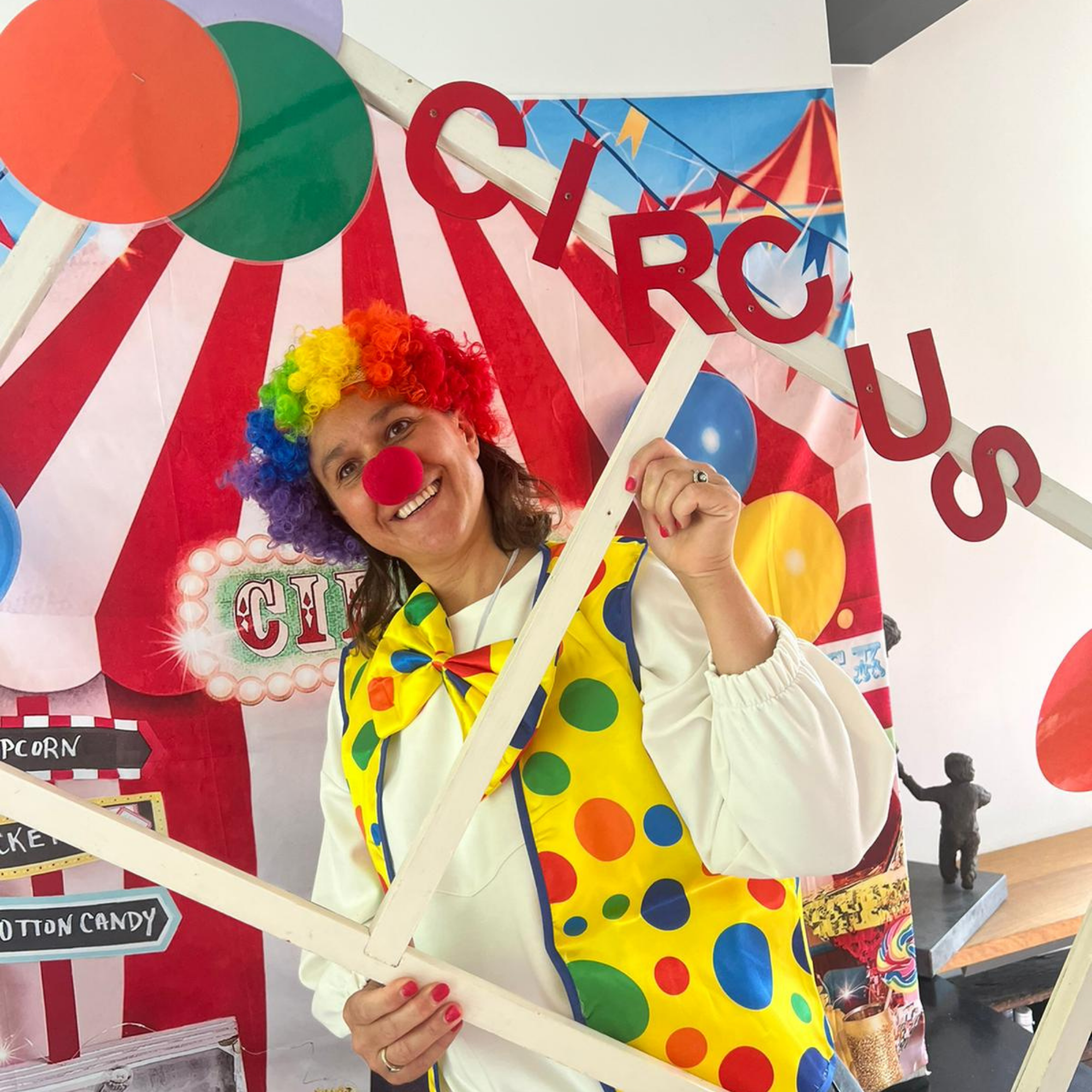 connect-event-location-CE0072-circus-box-deguisement.png