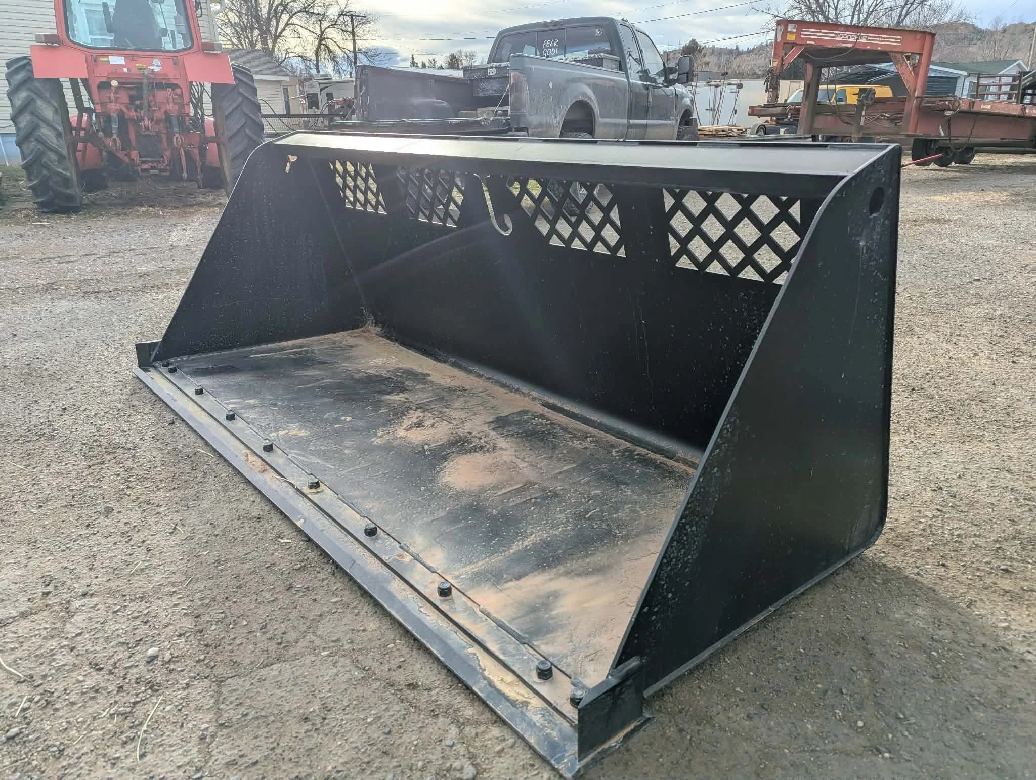 WR Ranch Supply 8ft snow bucket, Front view