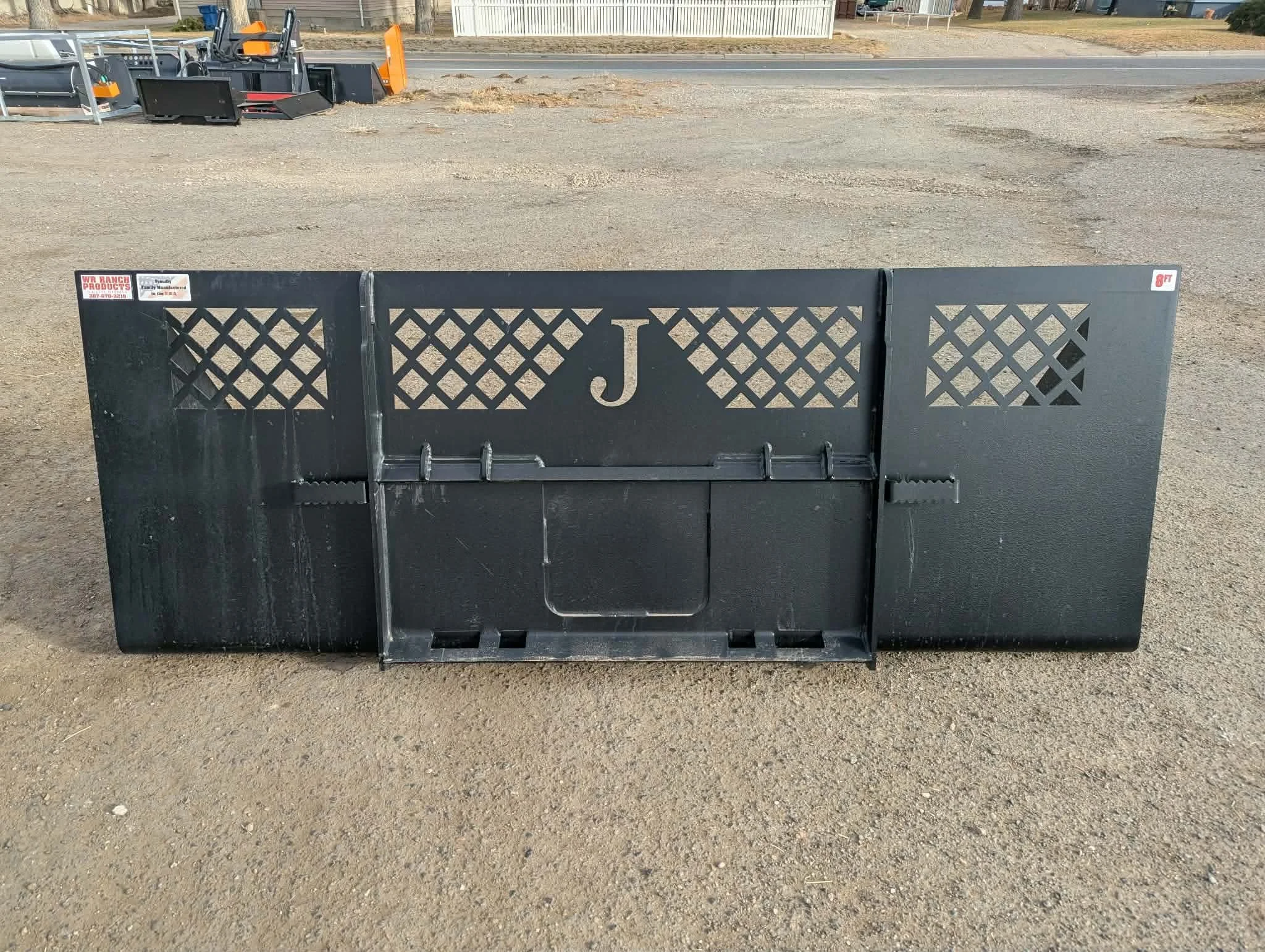 WR Ranch Supply 8ft snow bucket, Rear View