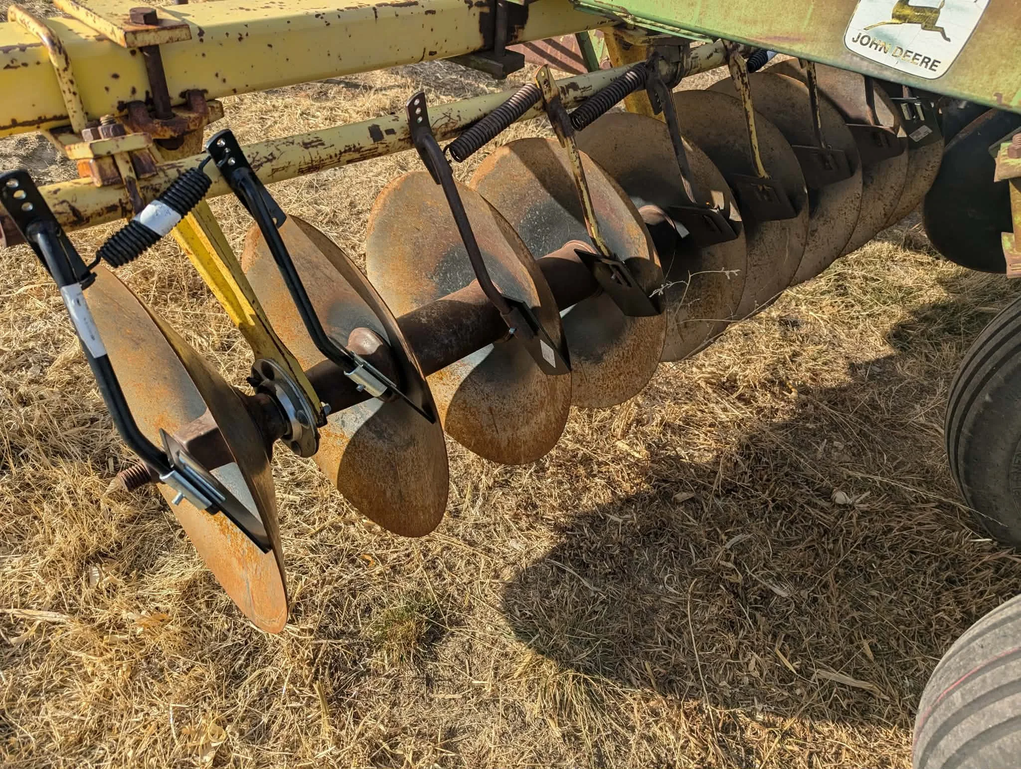 John_Deere_230_Disc_Gang.jpeg