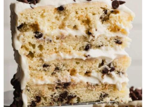 Torta Mercurio: A Nonna classic, inspired by canoli flavors. Ricotta and chocolate chip sponge, marscapone and orange zest buttercream