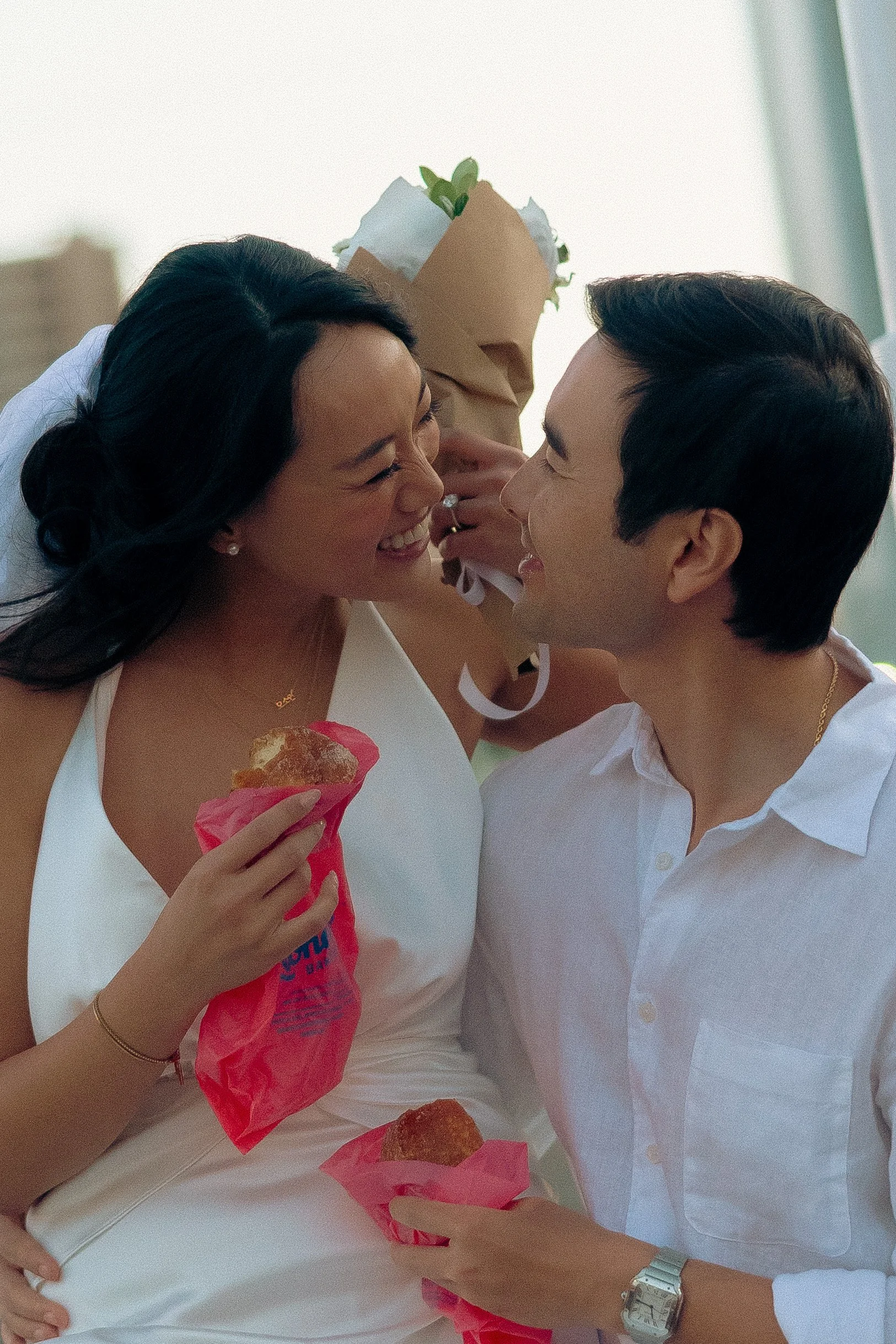 couples photography honolulu oahu dessert leonards malasada
