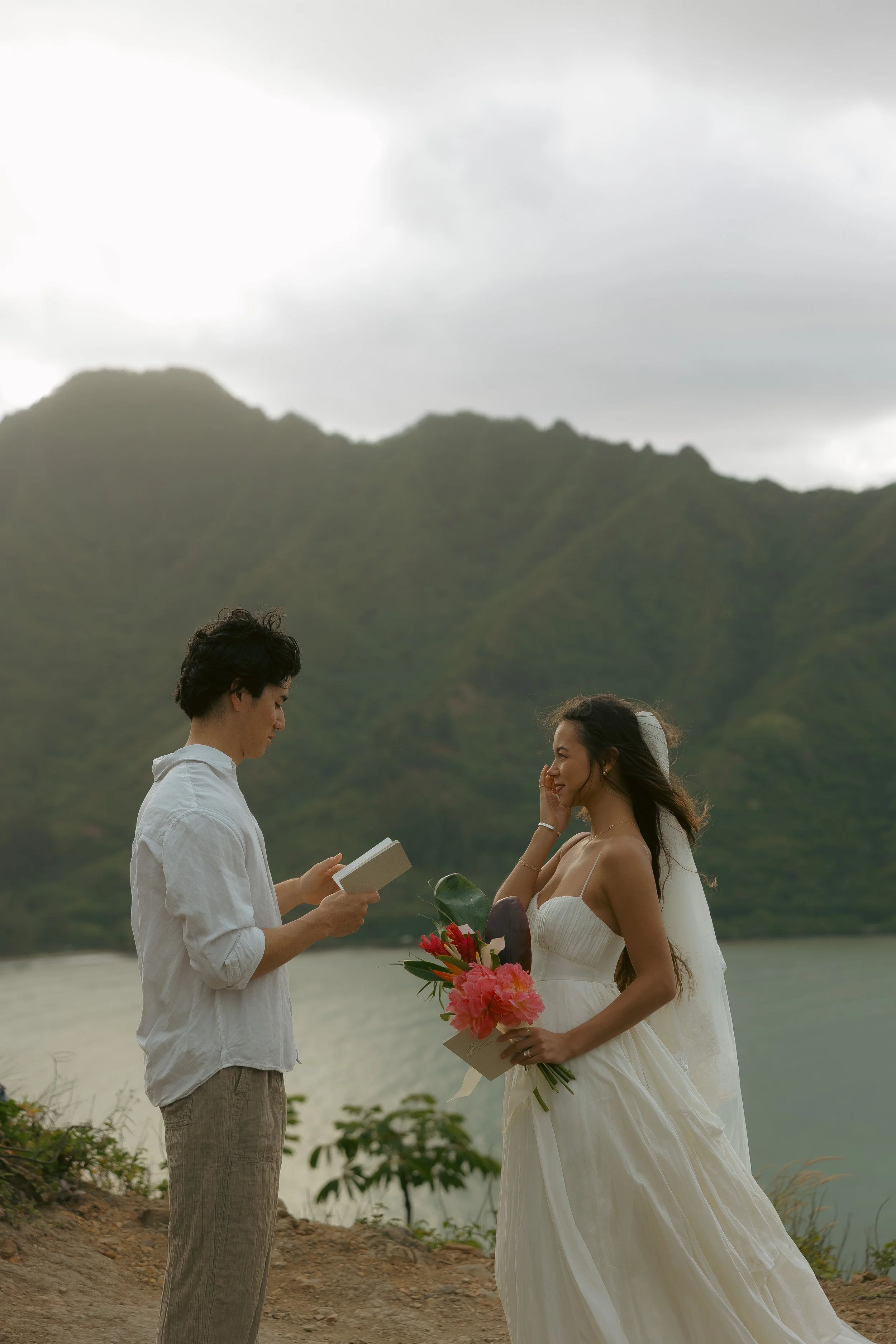 Honolulu Elopement Couple in Oahu