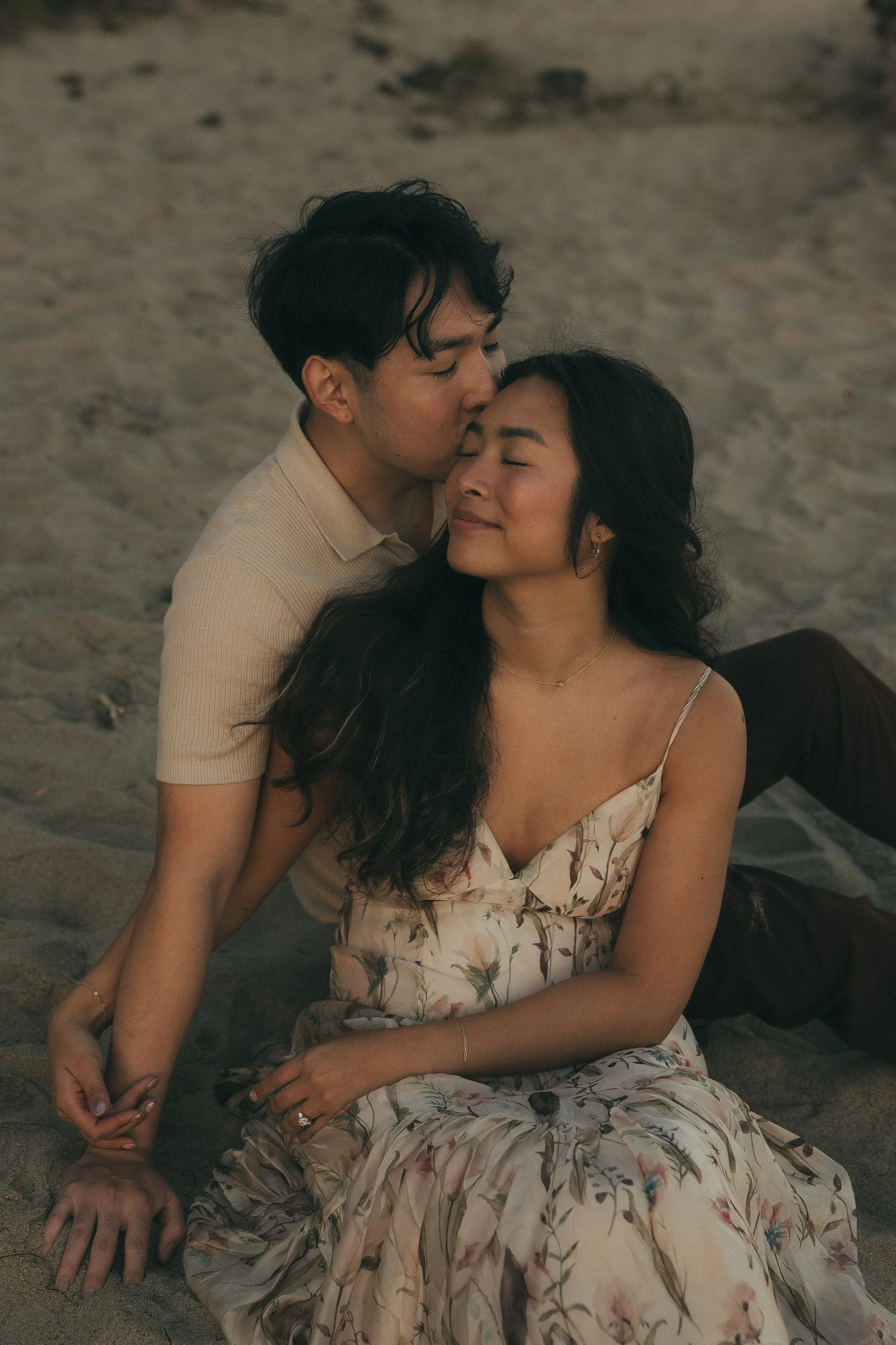 Oahu couples photography session on the beach at sunset
