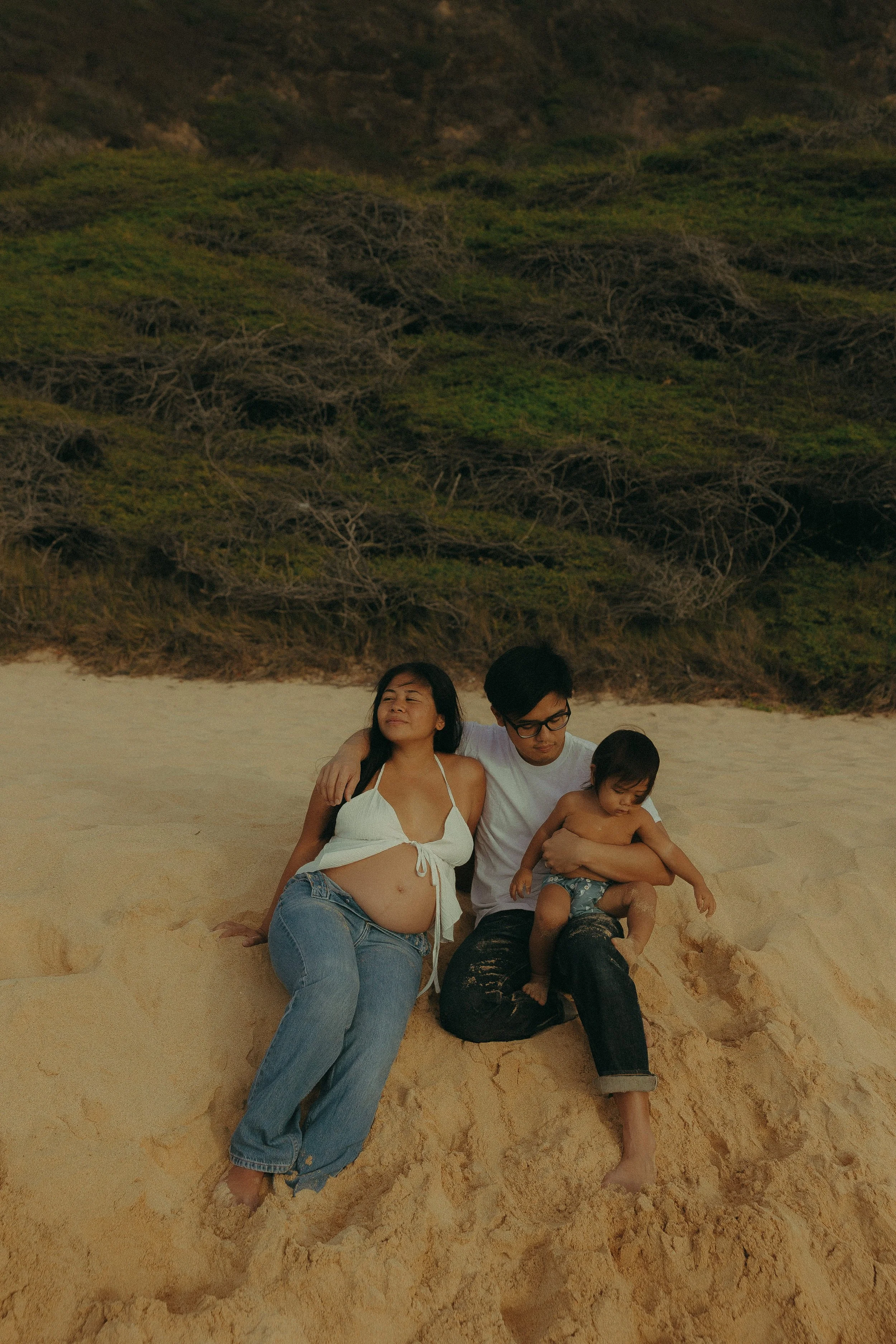 Oahu maternity beach family photography session