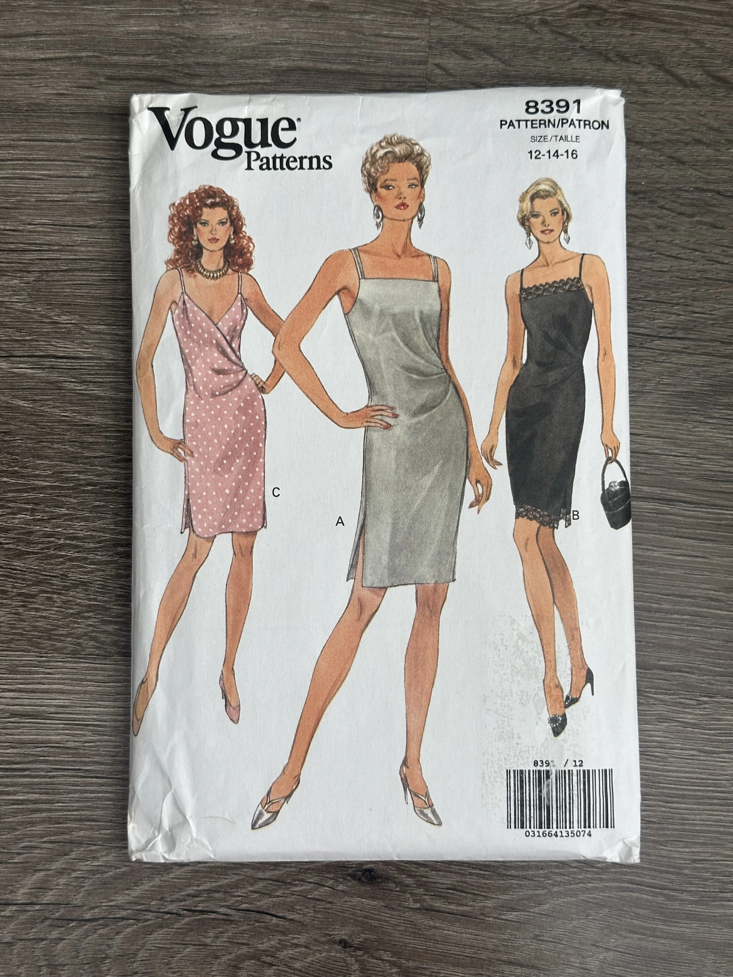 Vogue 8391 Front.jpg