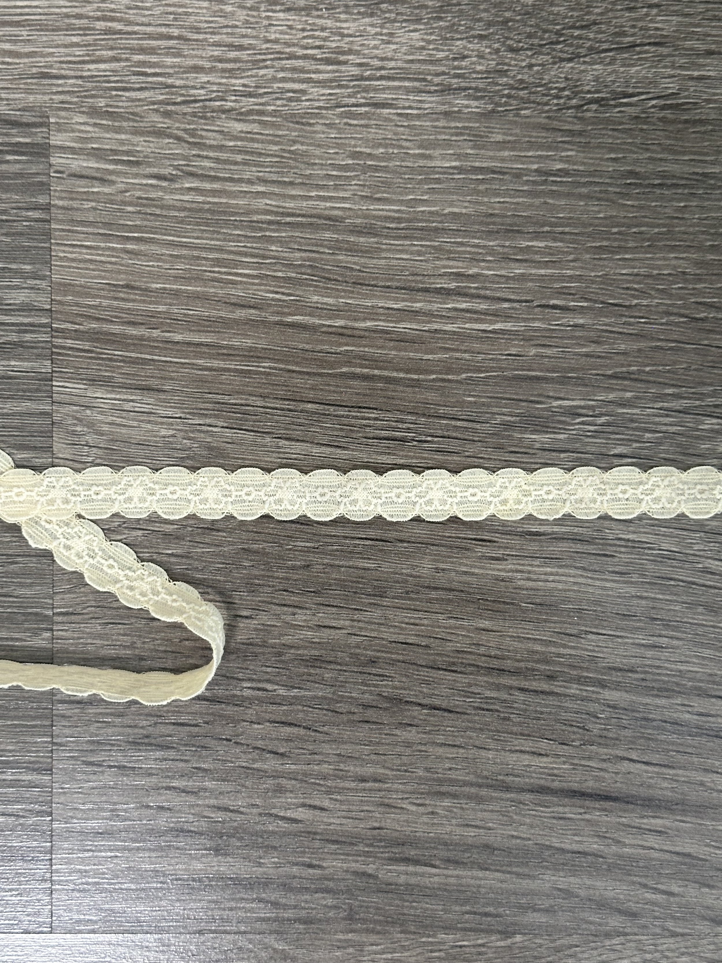 Vintage Ivory Stretch Lace Trim