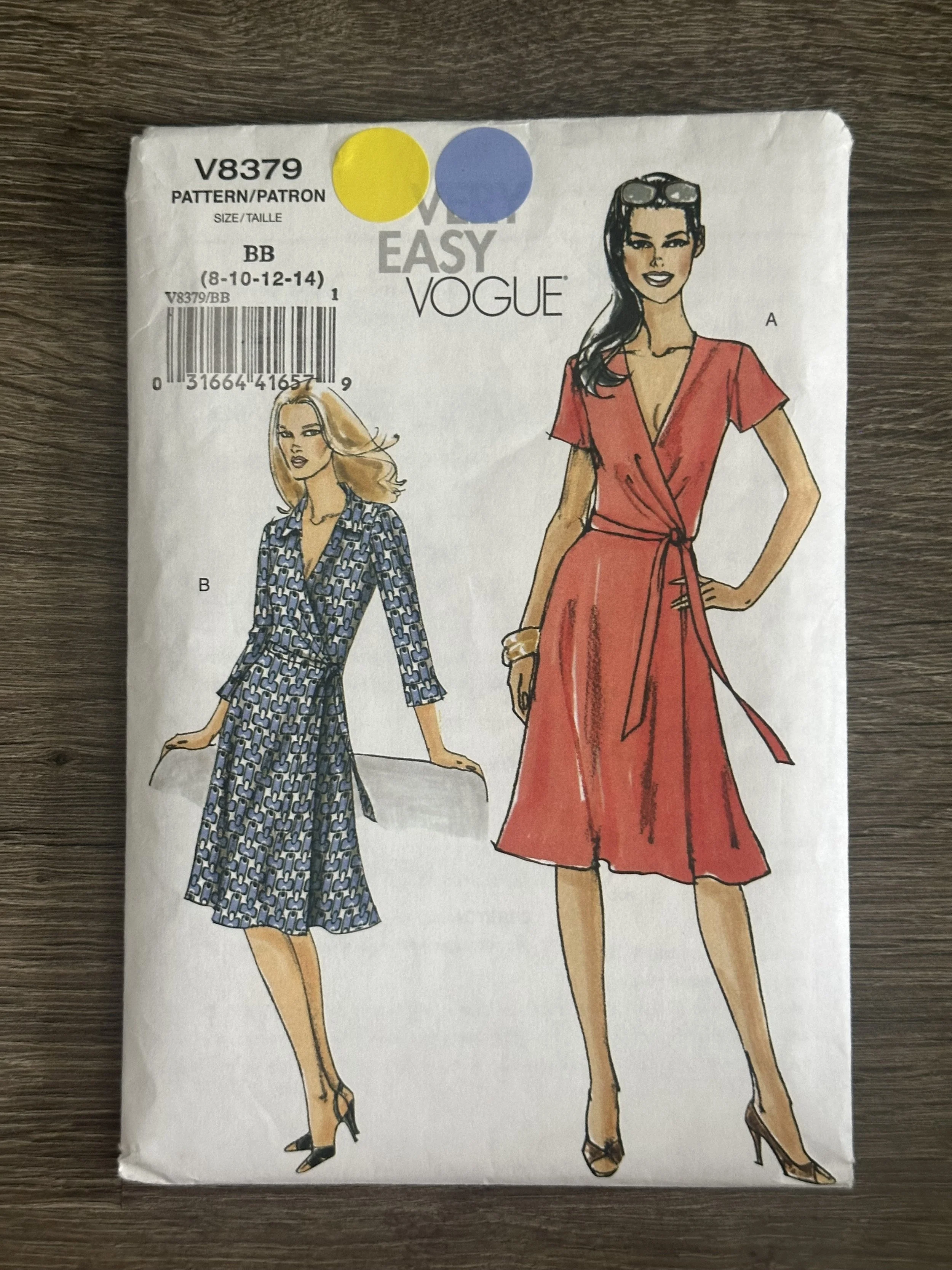 Vogue 8379 Front.jpg