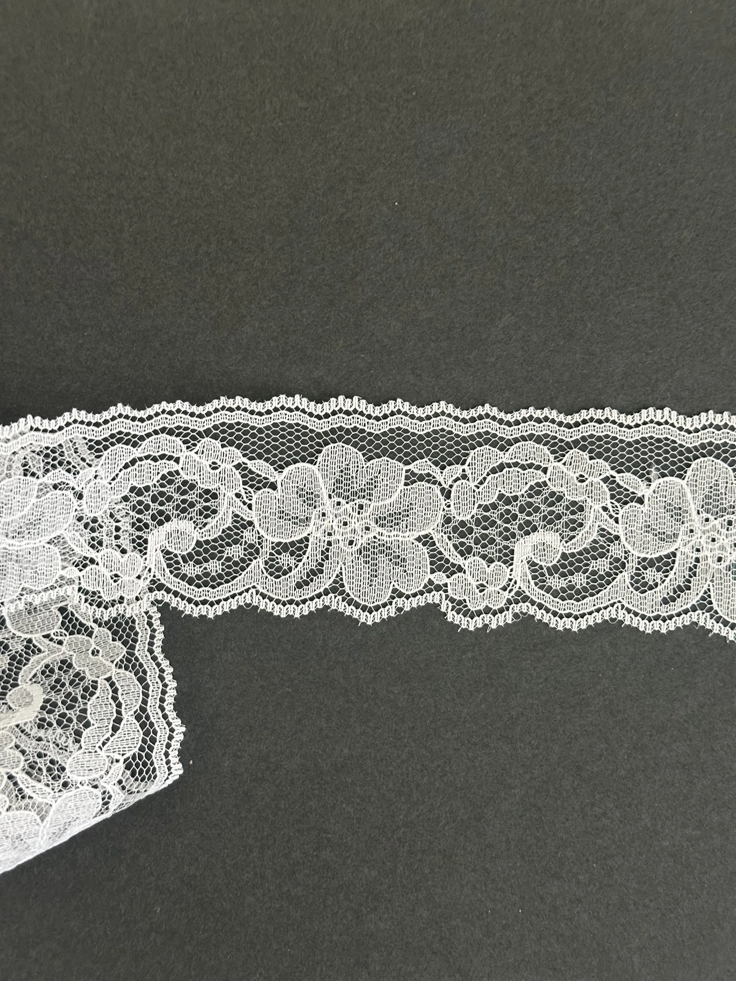 White Double Scallop Lace Trim