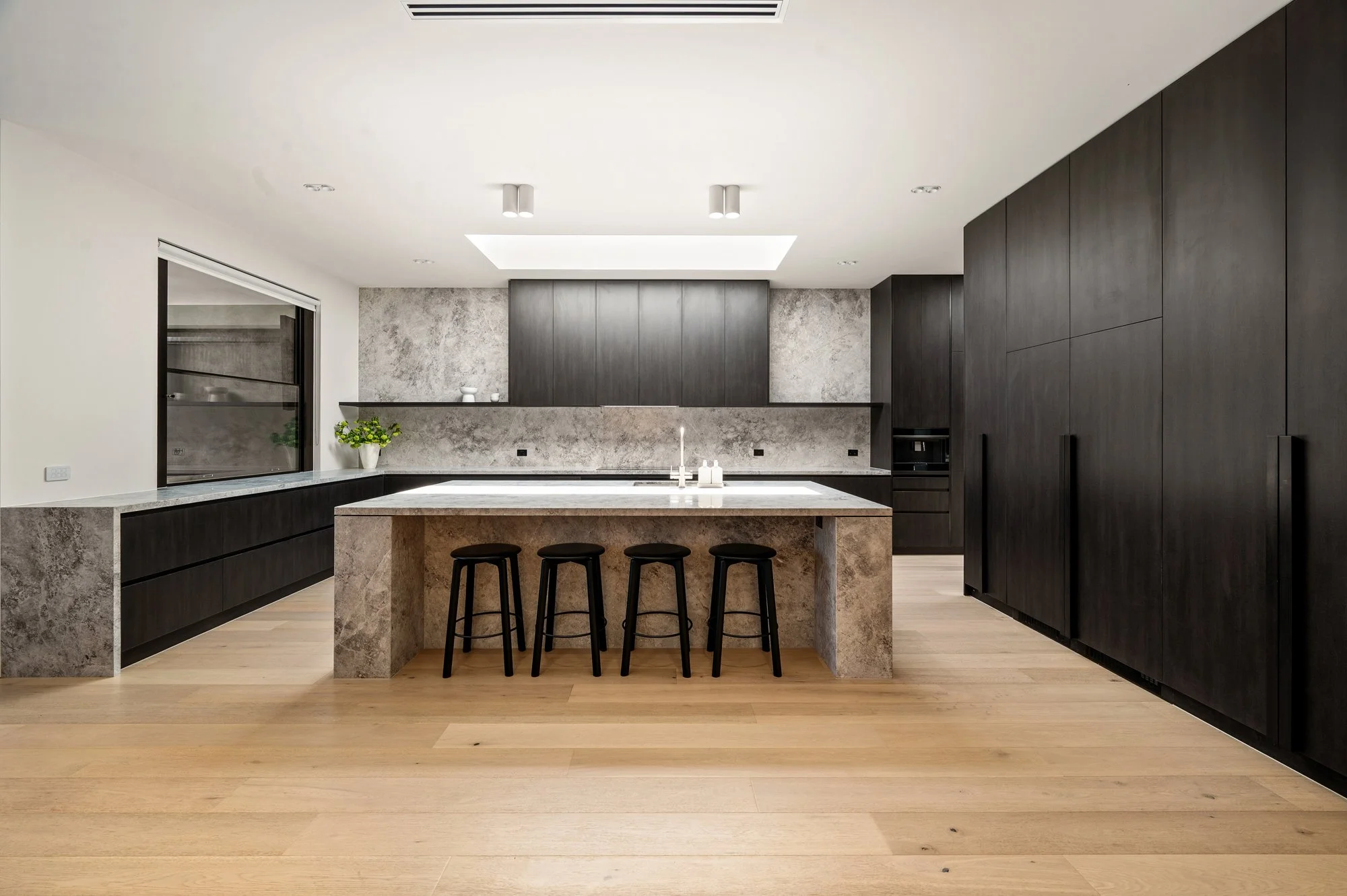 22_7 Wellman St (O).jpg