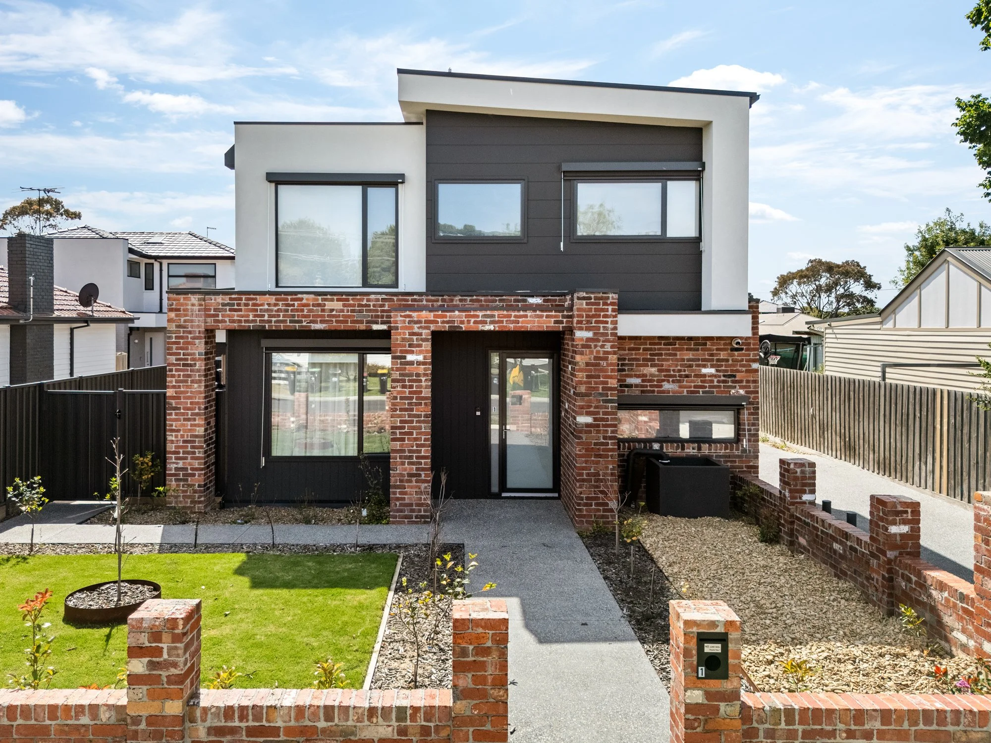 02_1.90 Beatty Ave (O).jpg