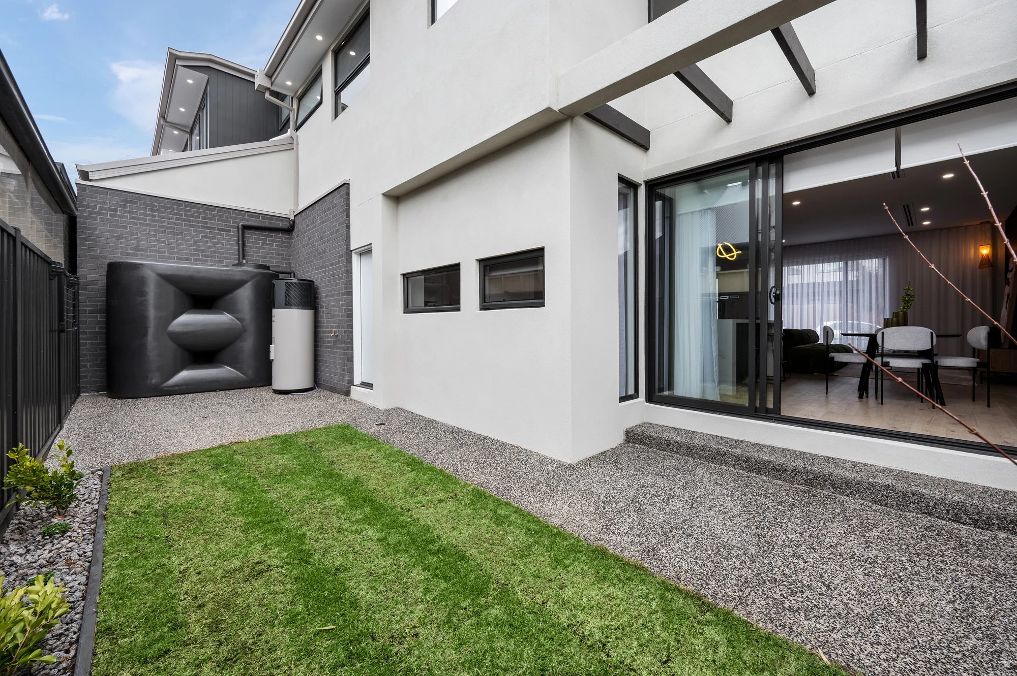 29_48C Fraser St (O) .jpg