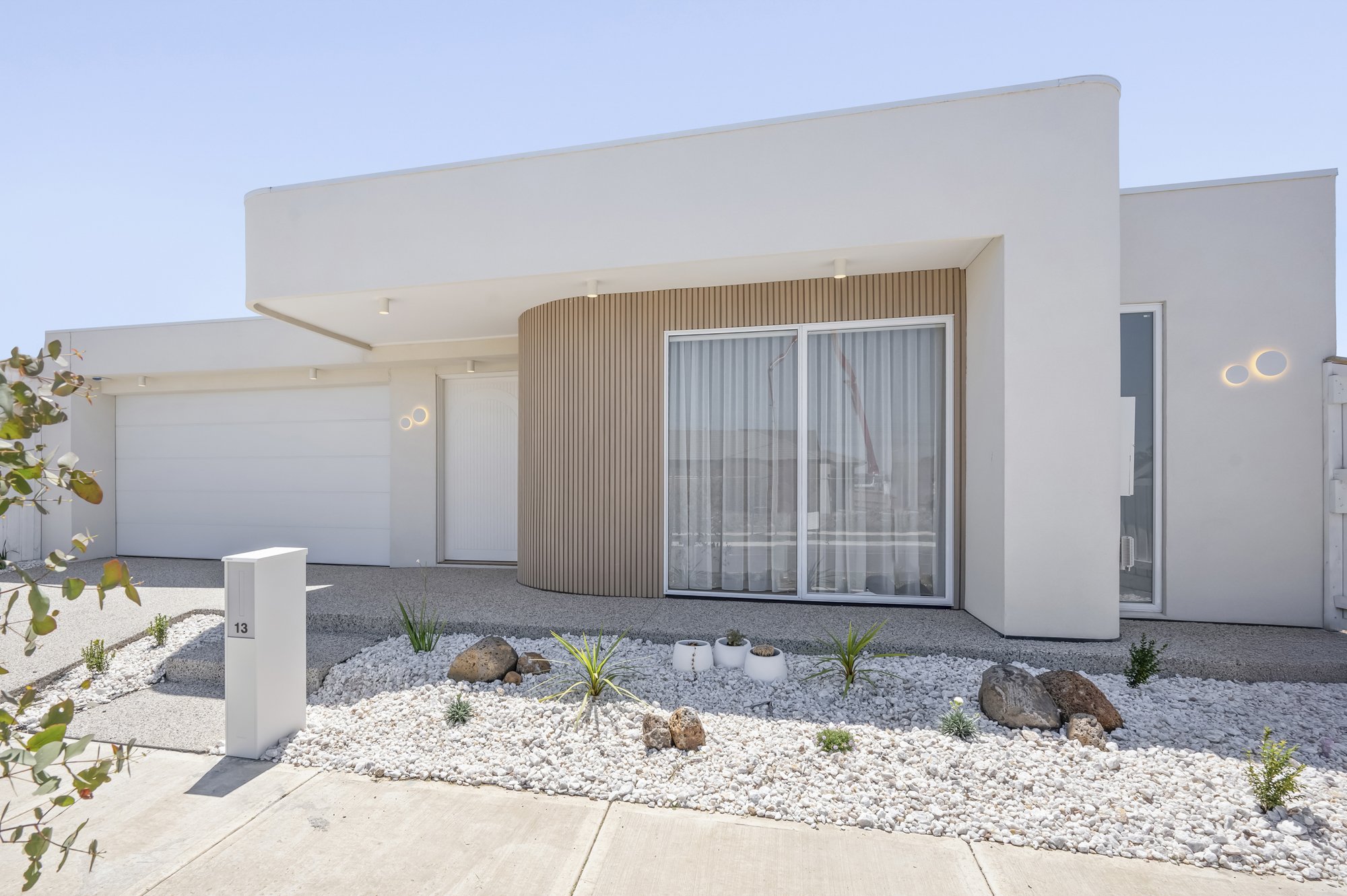 05_ 13 Gould Cres (O) (1).jpg