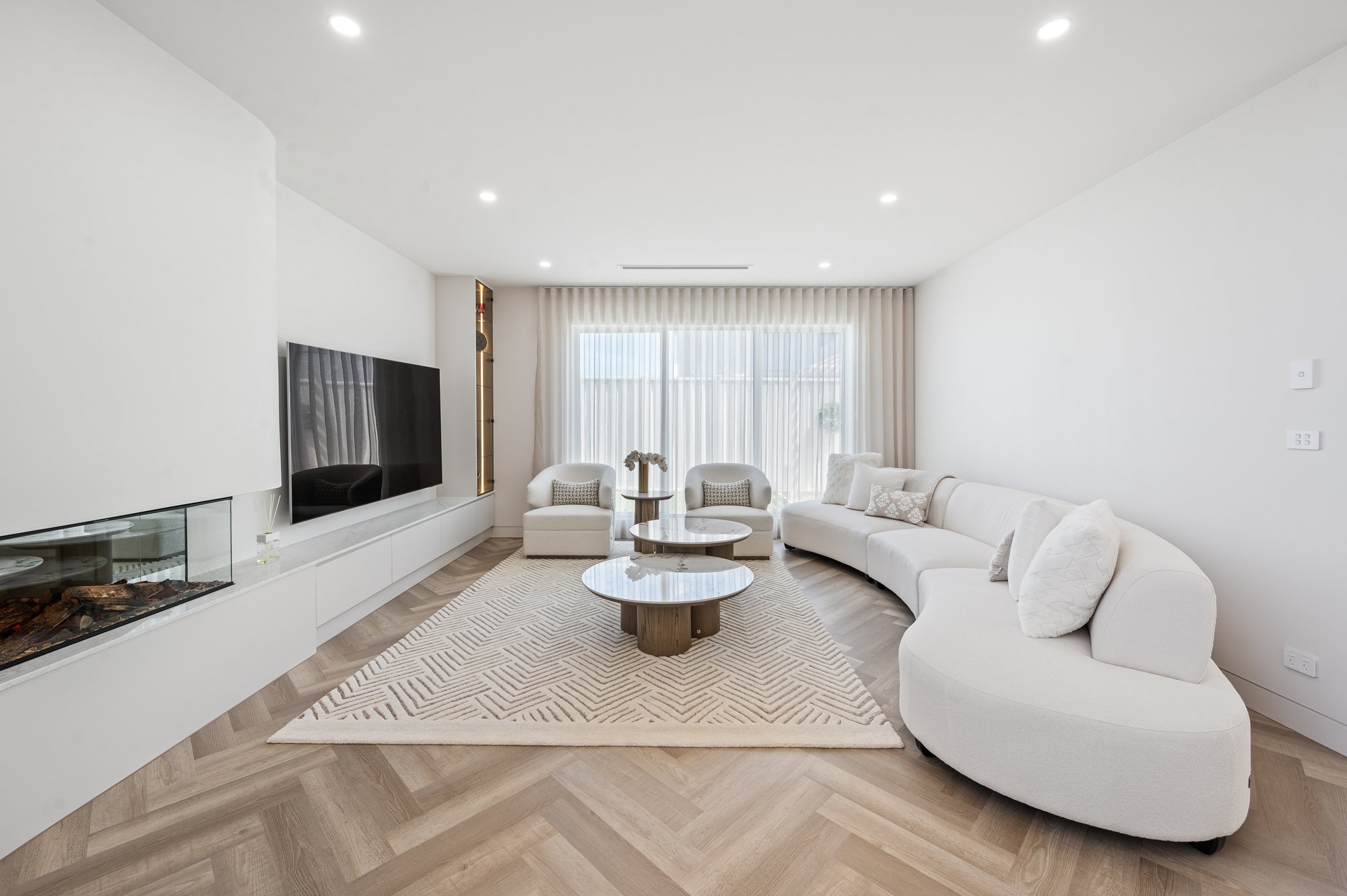 17_13 Sonia Cres (O).jpg