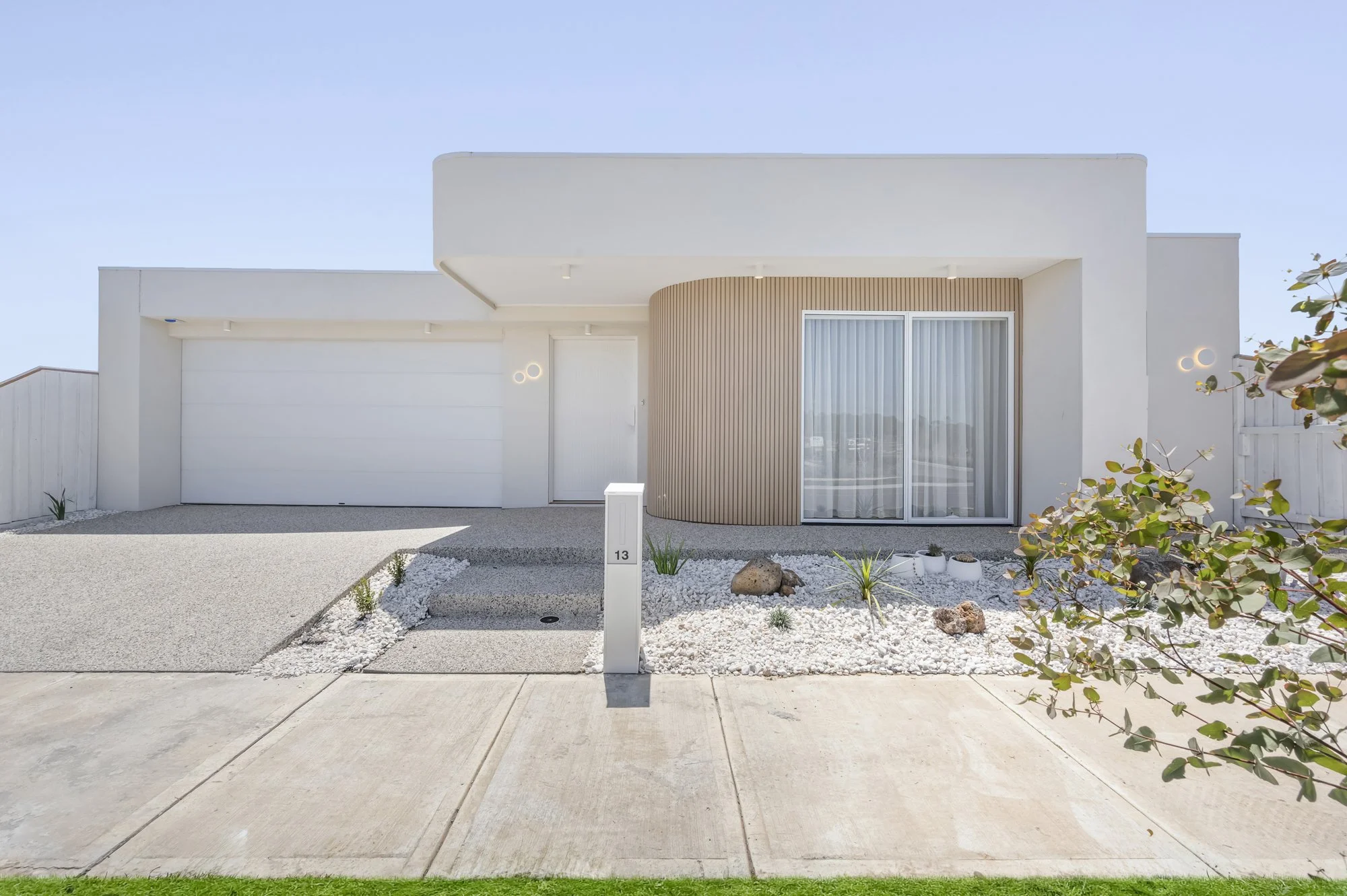 01_ 13 Gould Cres (O) (1).jpg