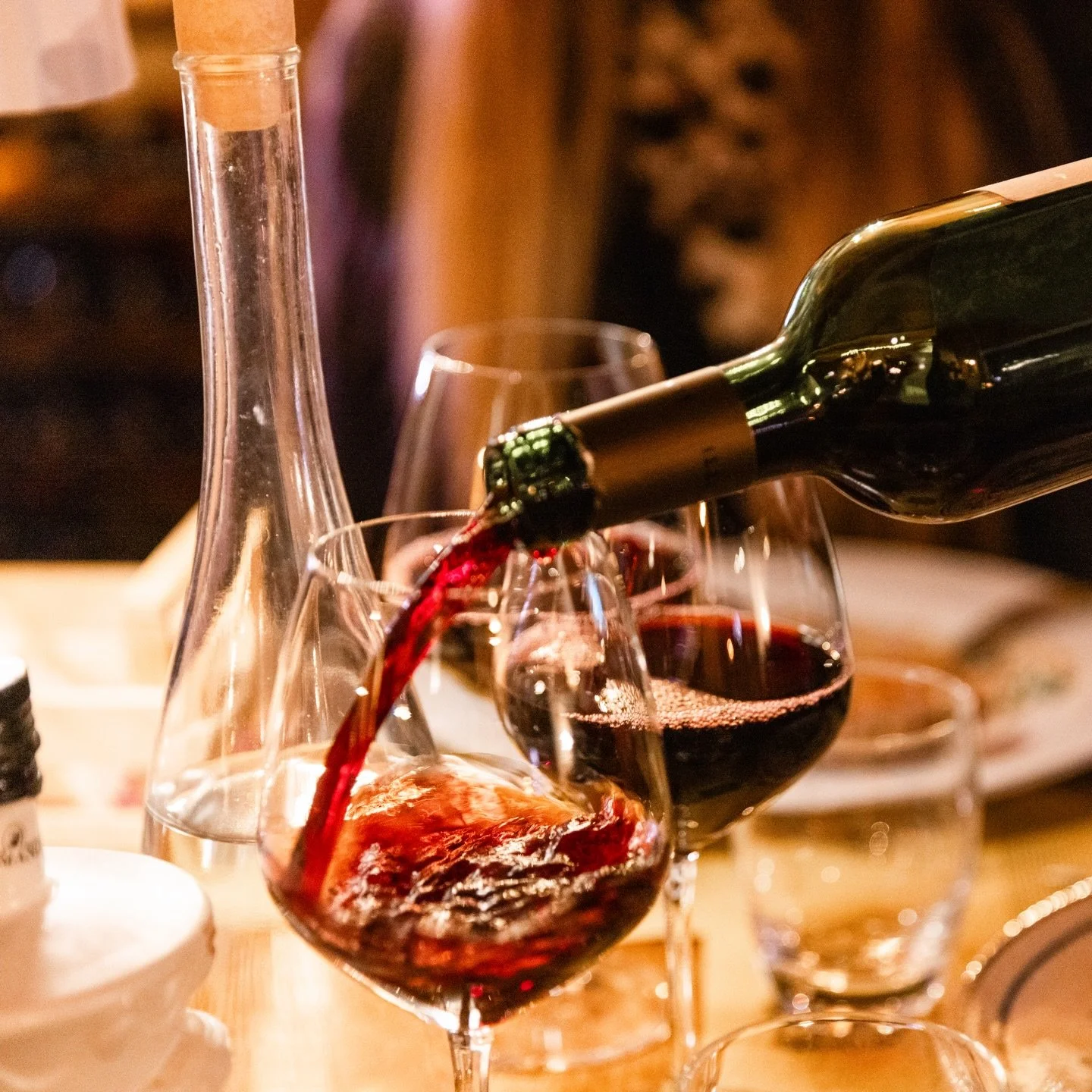 Un po&rsquo; d&rsquo;uva,
due chiacchiere,
e la sera che fa il resto.

&ldquo;A little bit of grapes,
a couple of chats,
and the evening does the rest.&rdquo;

#braceriabaldelli #casalebaldelli #wineandfood #visitumbria #visittuscany