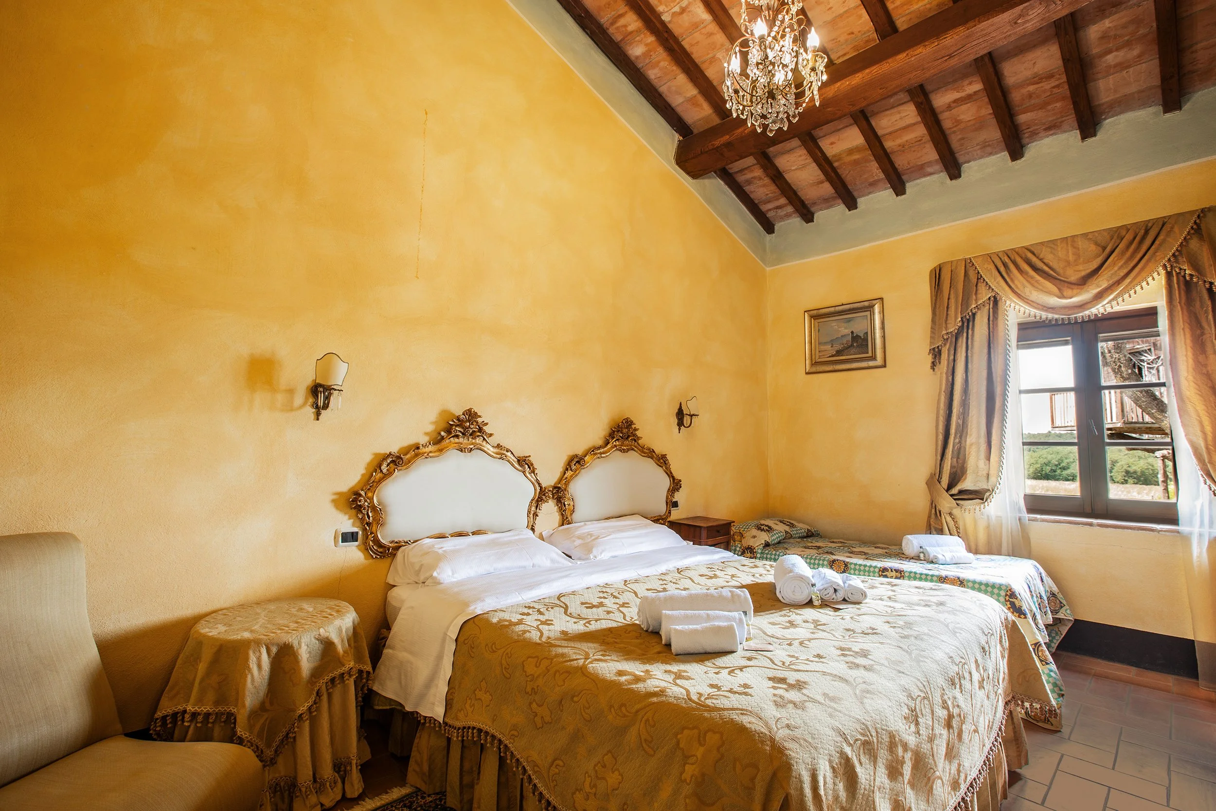 sunset in Umbria hills romantic wedding venue Italy